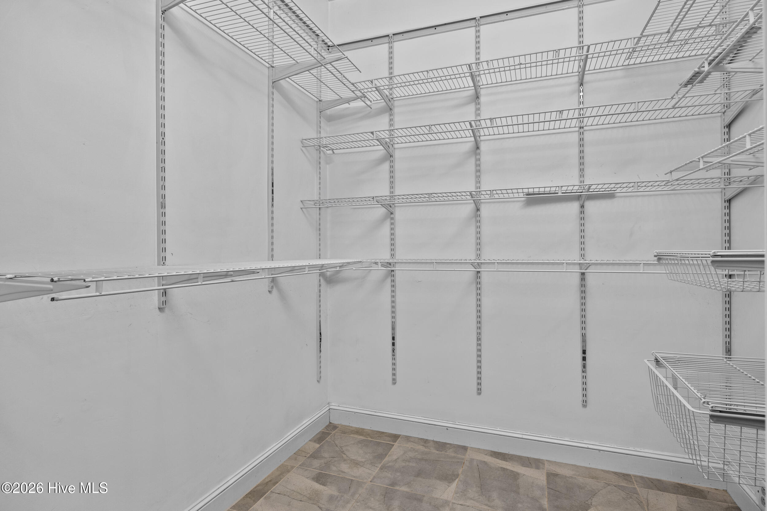 100554944 | Photo 37