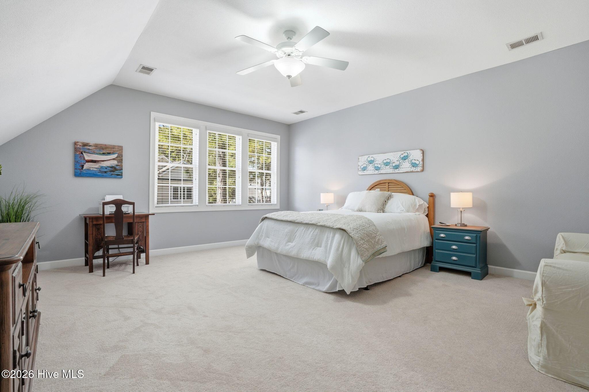 100559156 | Photo 32