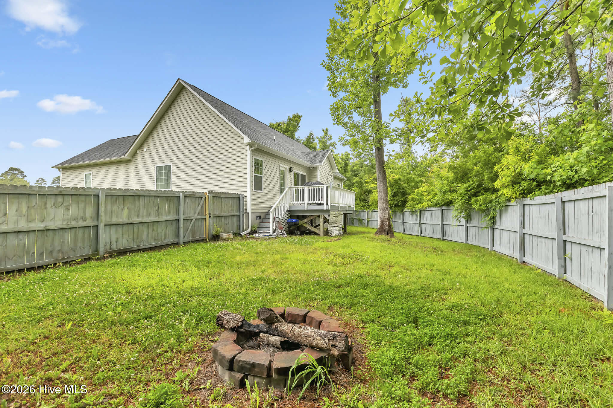 100561809 | Photo 21