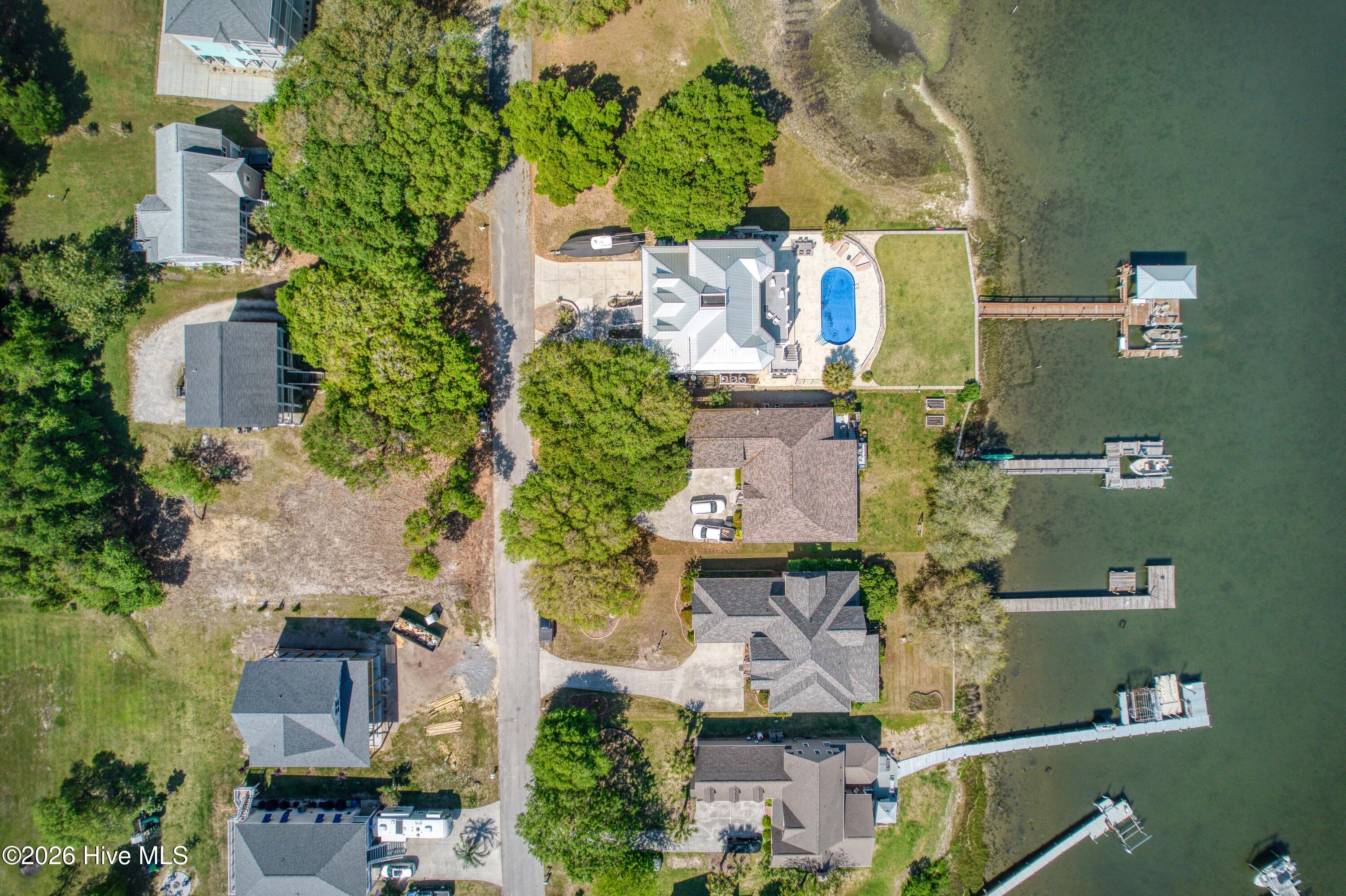 100567917 | Photo 20