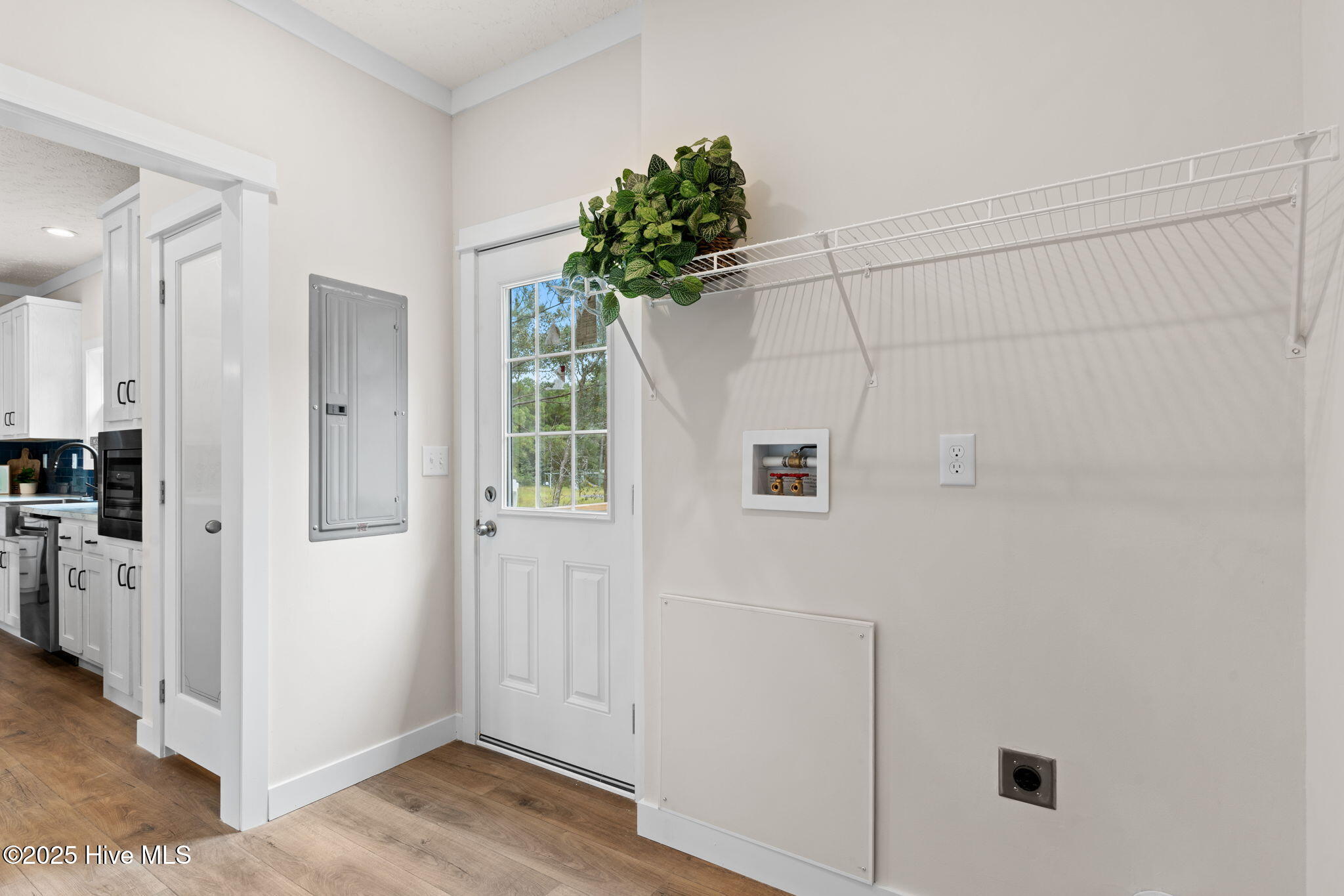 100558288 | Photo 18