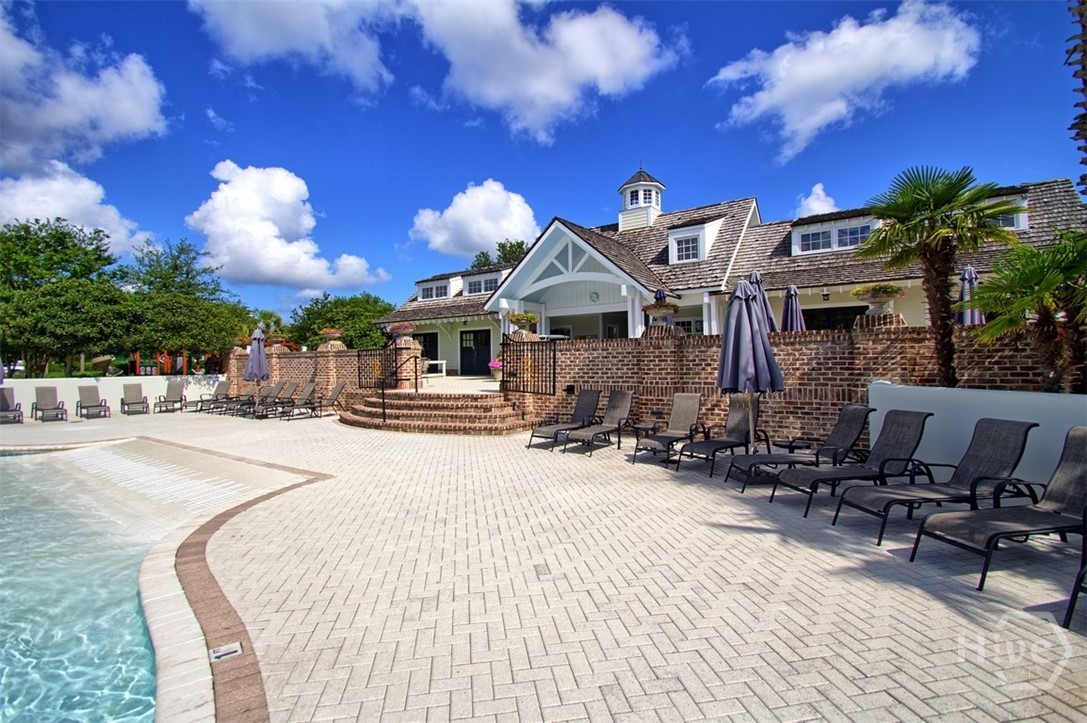 BEACH ENTRY POOL