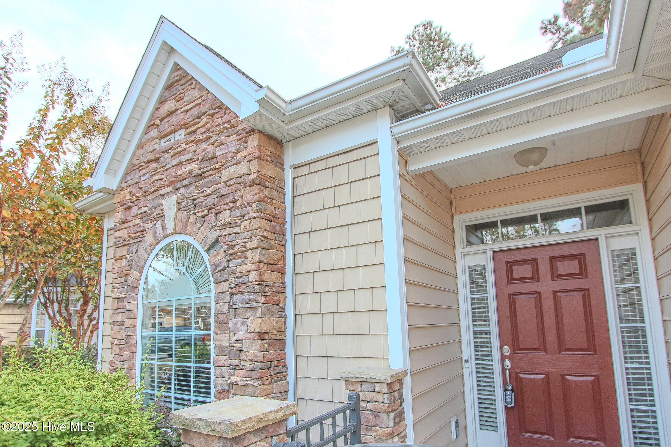 100478144 | Photo 13