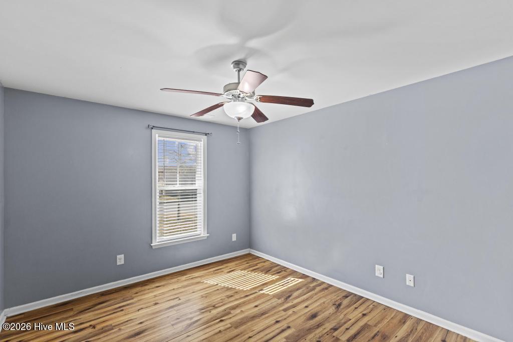 100550335 | Photo 10