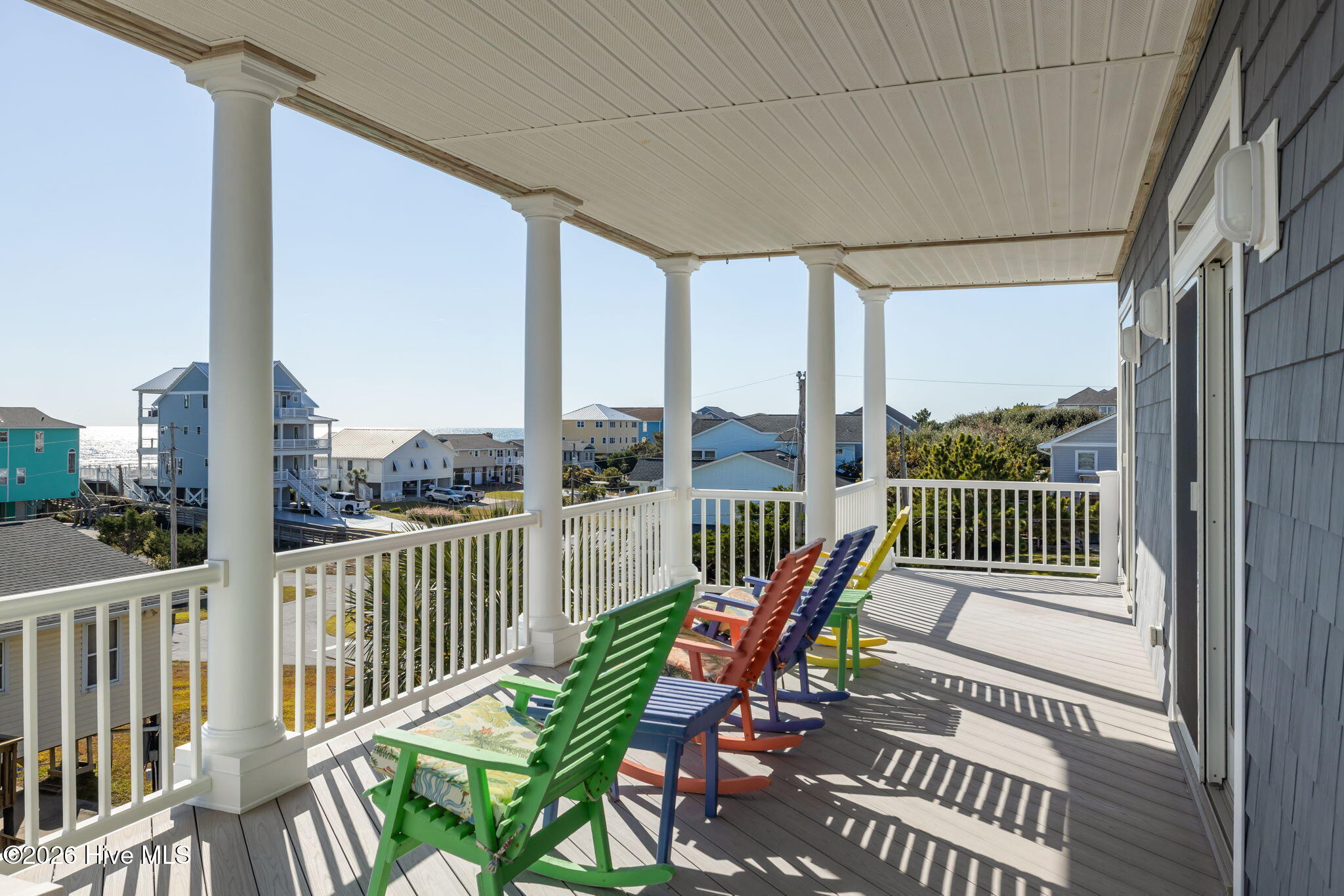 100549287 | Photo 42