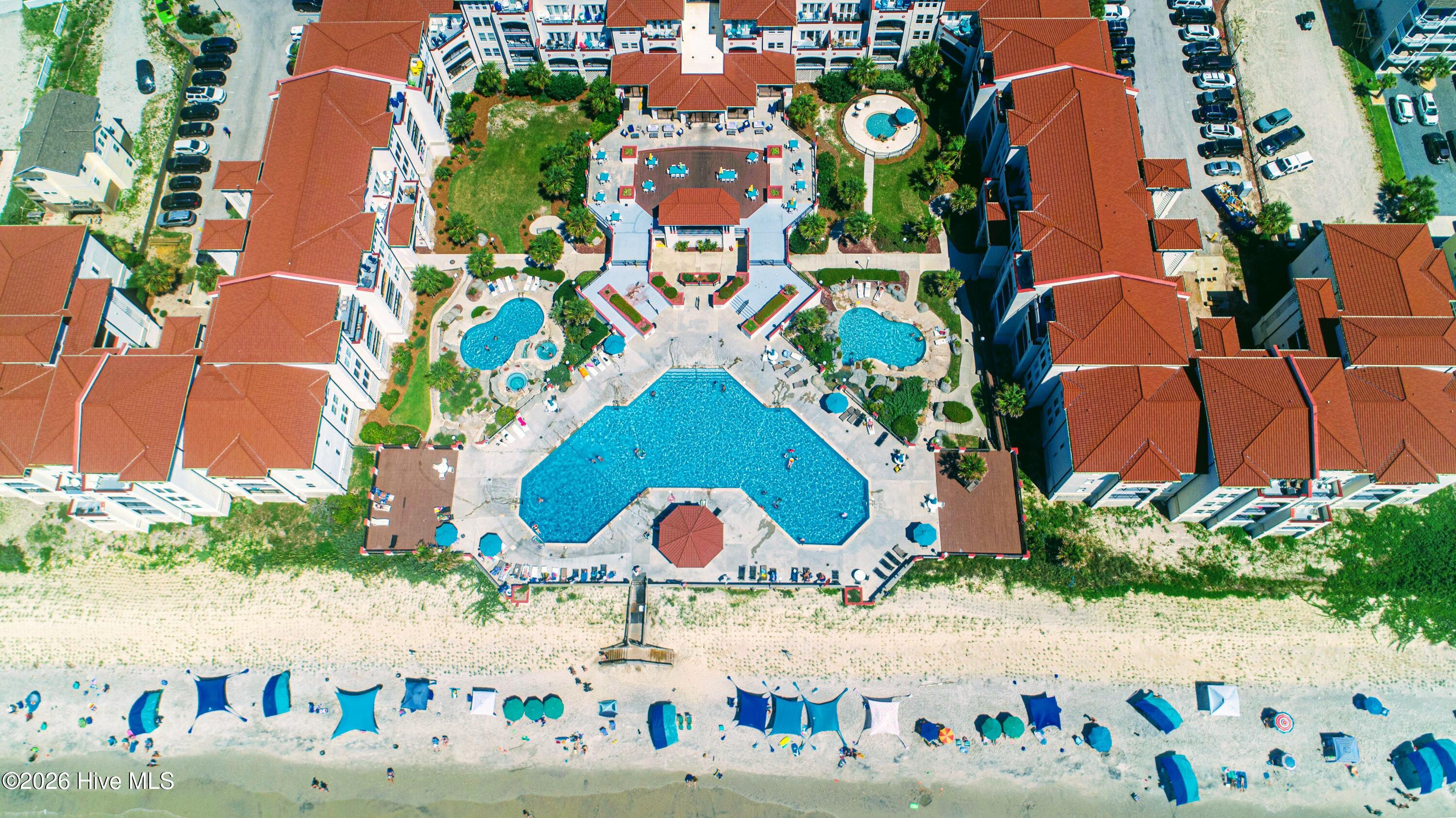 100568256 | Photo 53