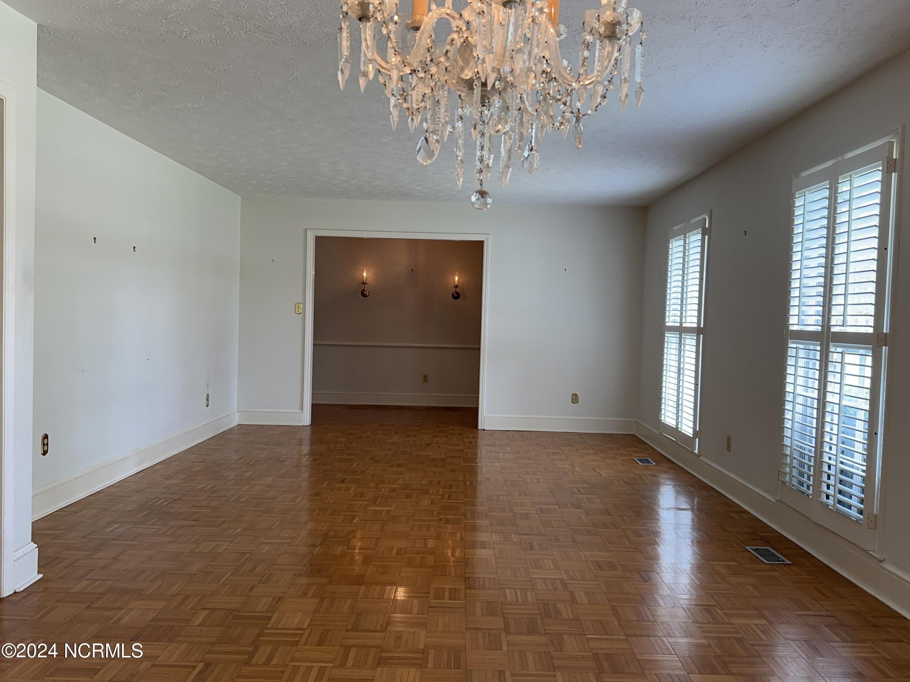 100466276 | Photo 17