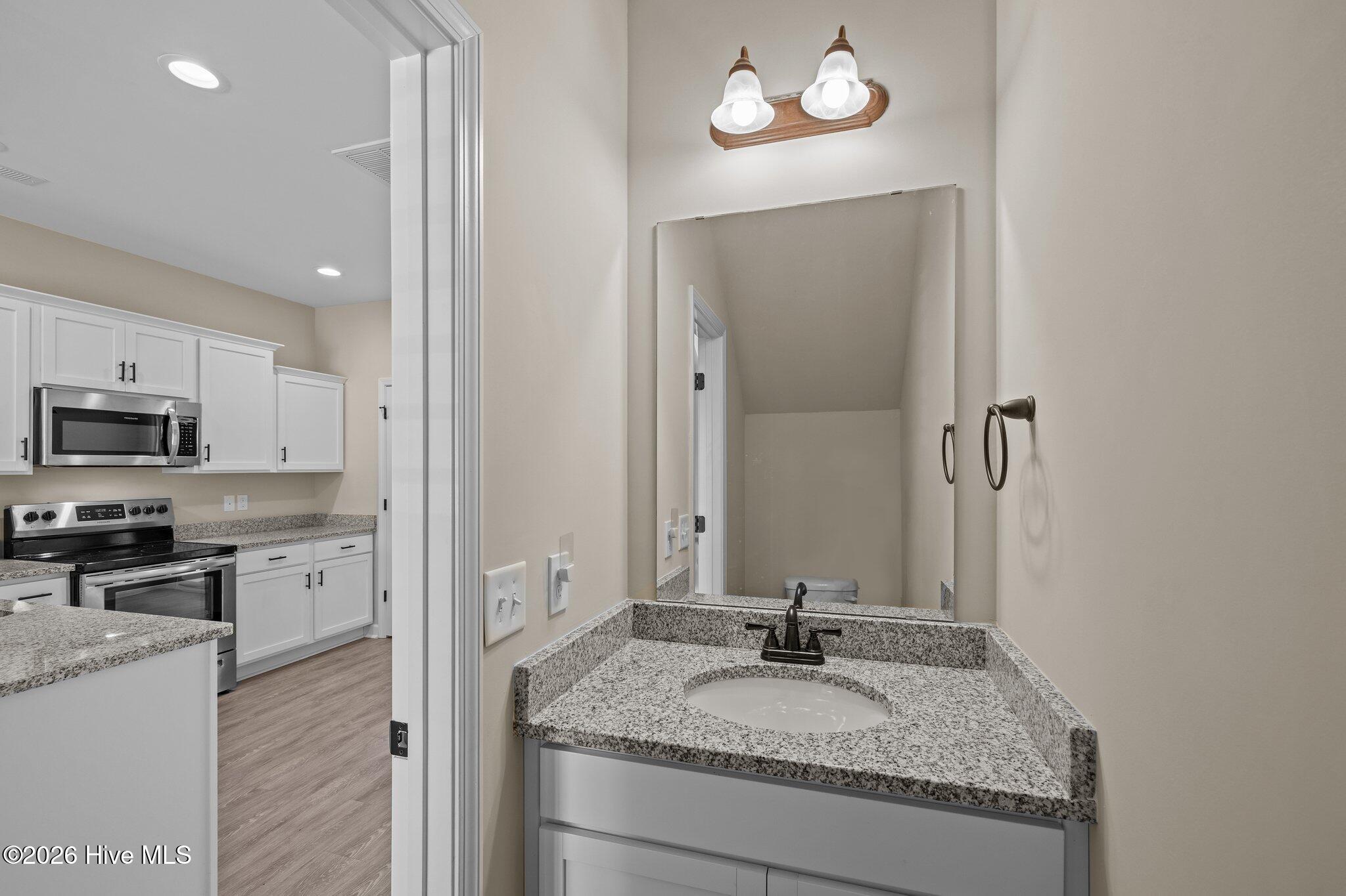 100547532 | Photo 11