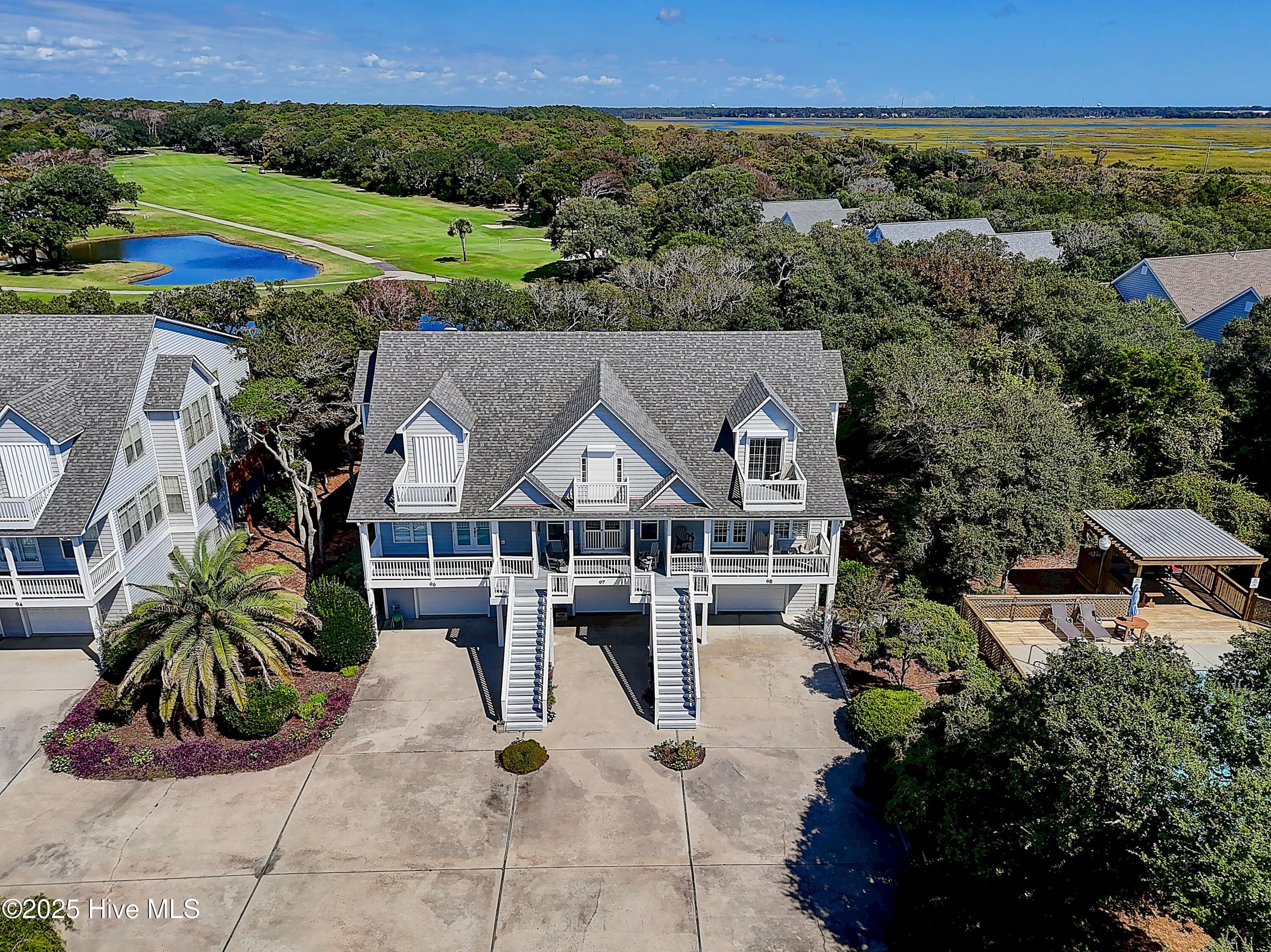 100533940 | Photo 70