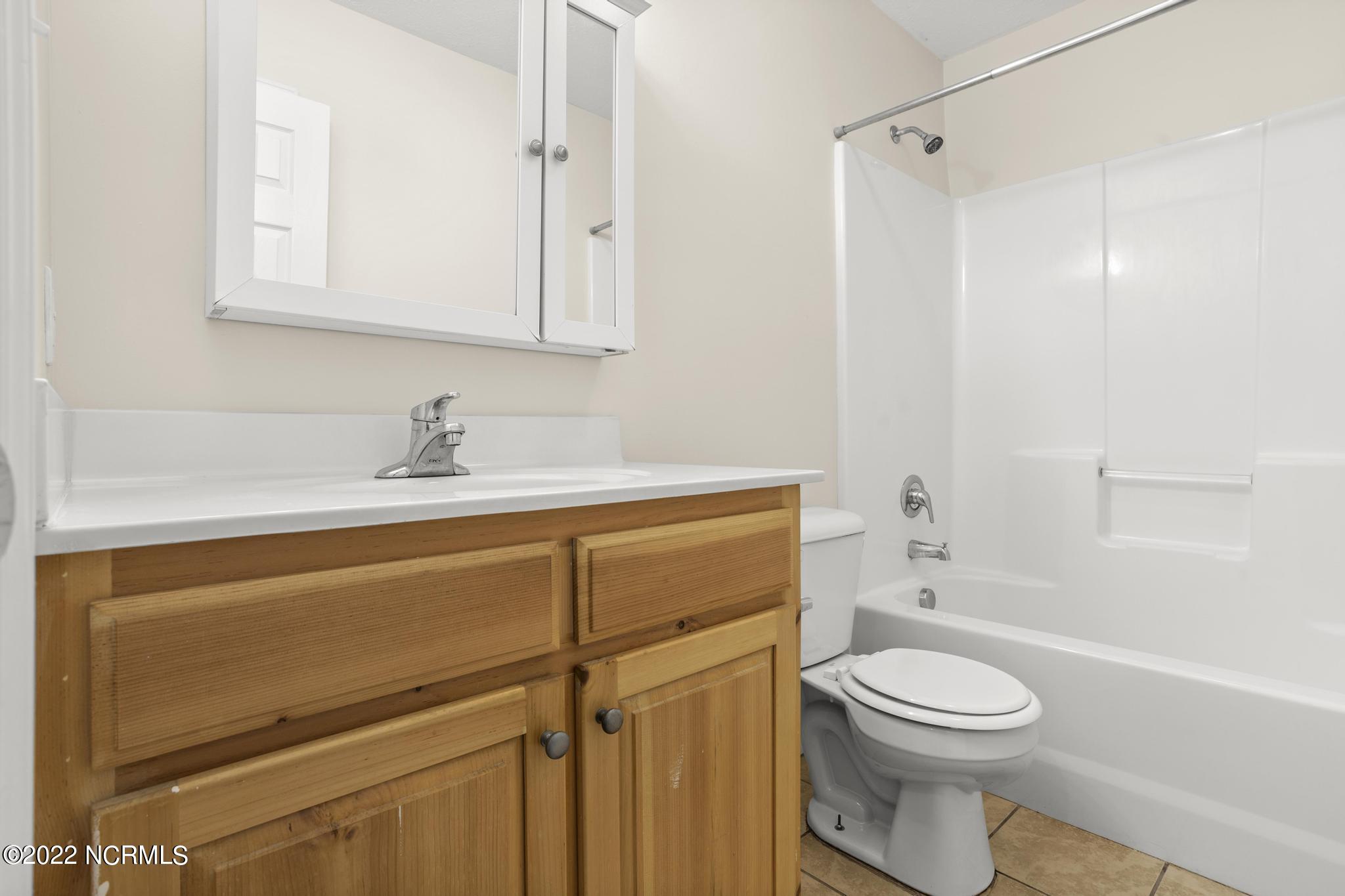 100550336 | Photo 15