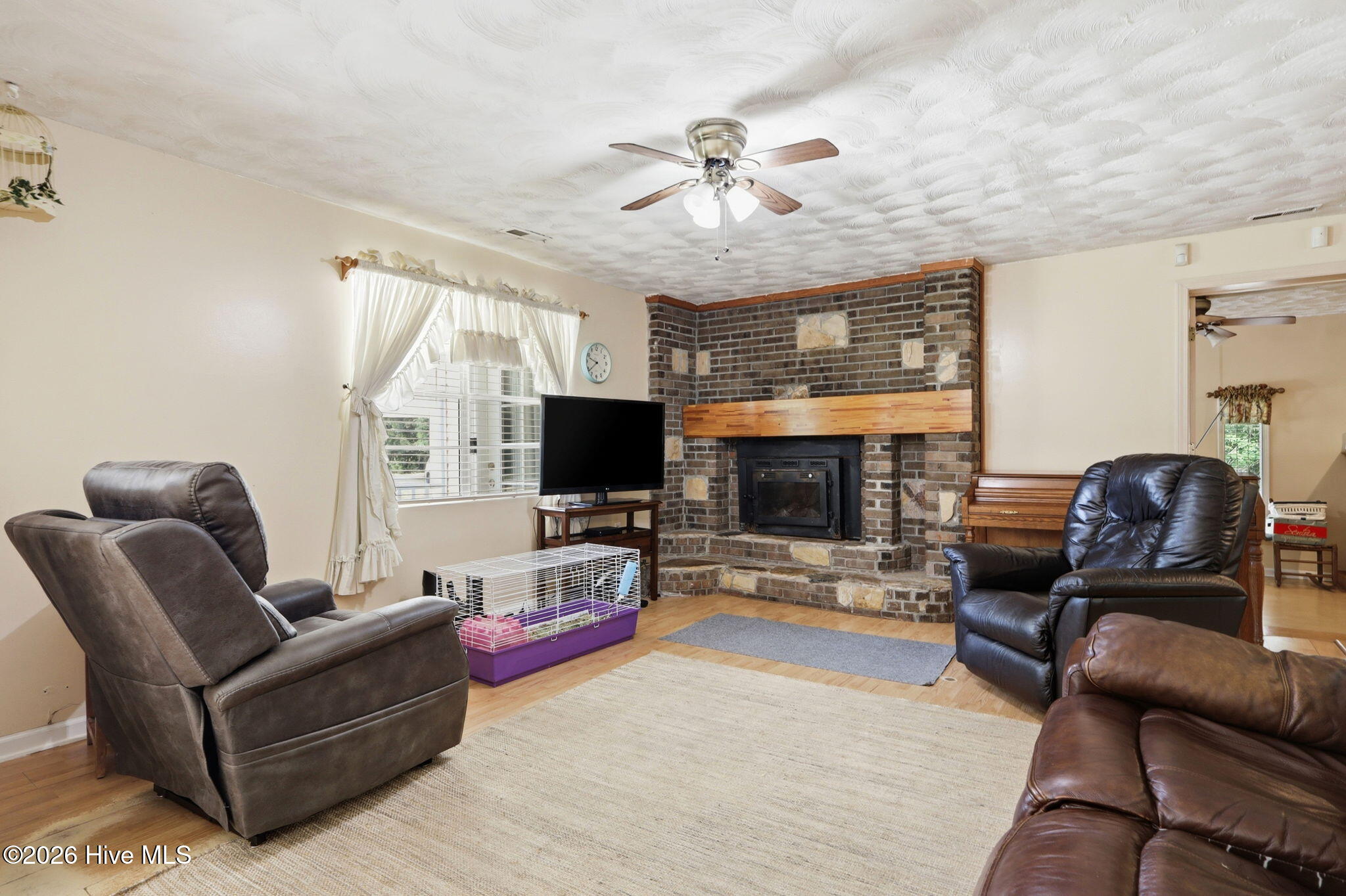 284 Laurel 