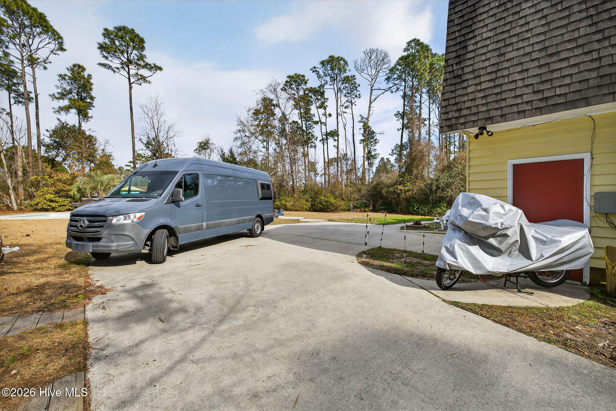 100552823 | Photo 53