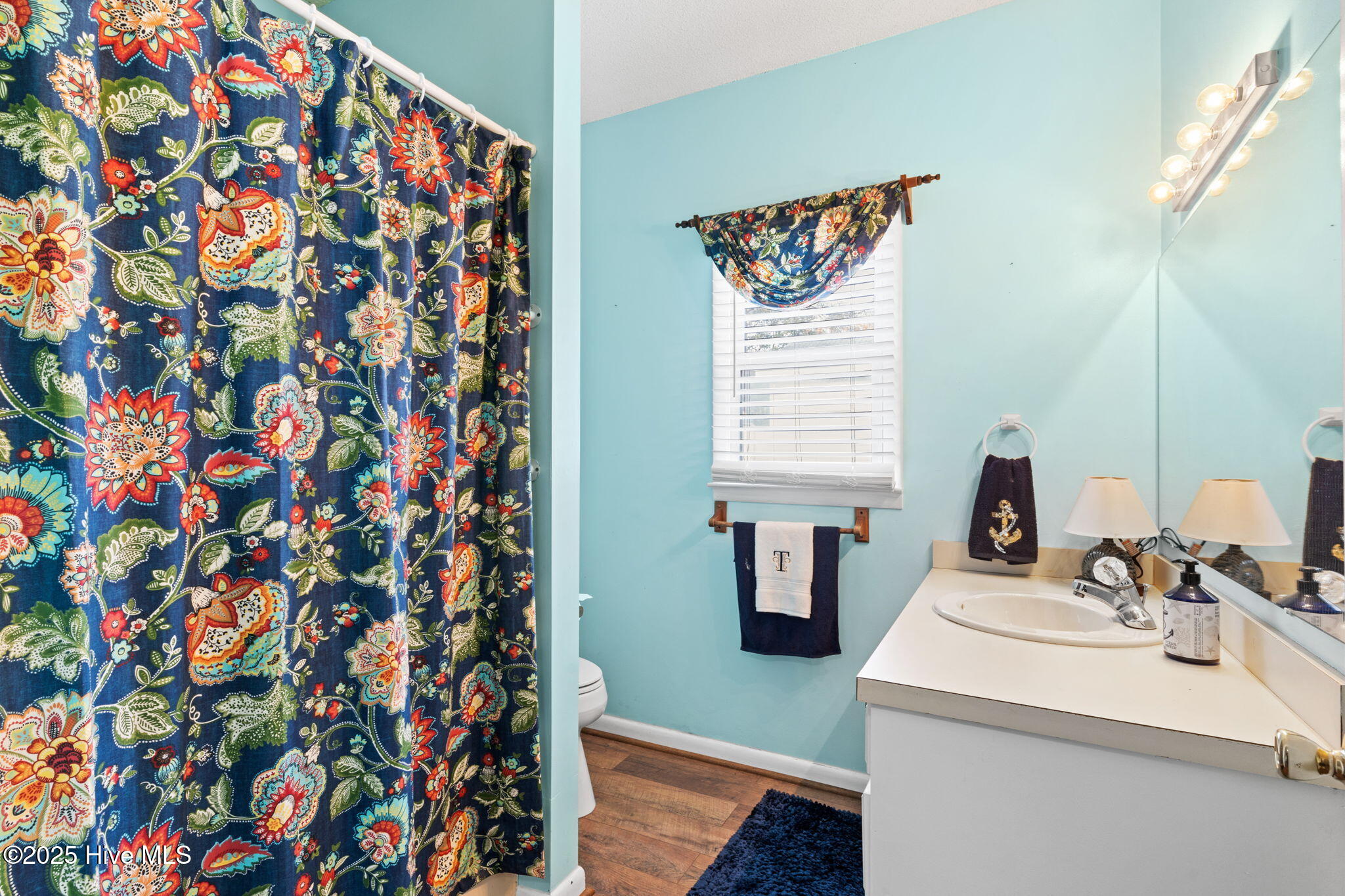 100544107 | Photo 36