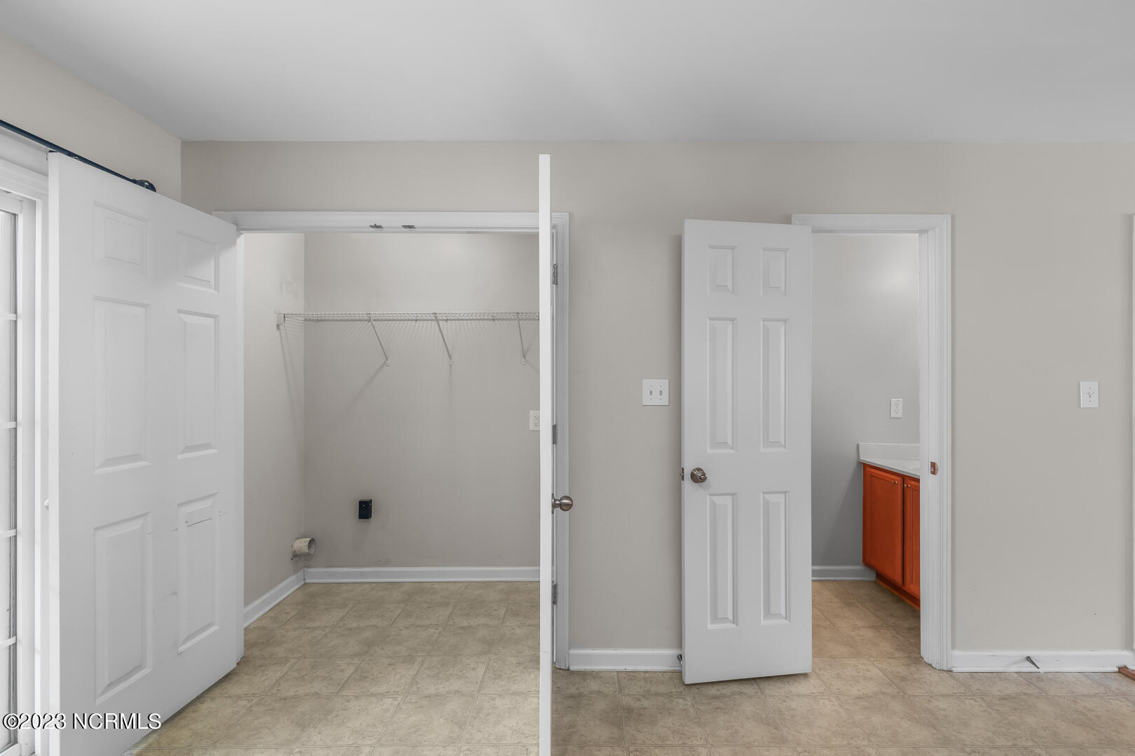 100534826 | Photo 12