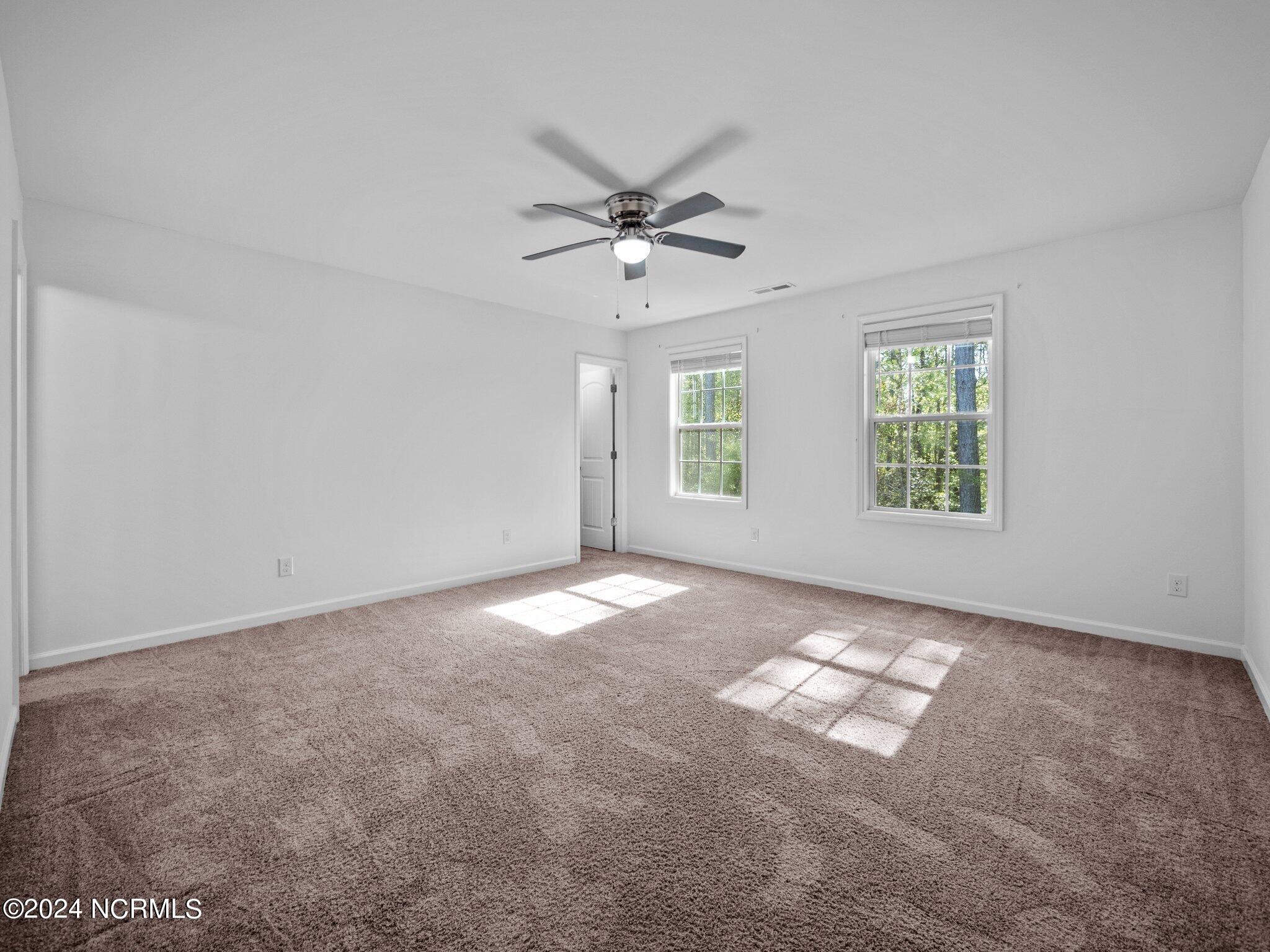 100567210 | Photo 13