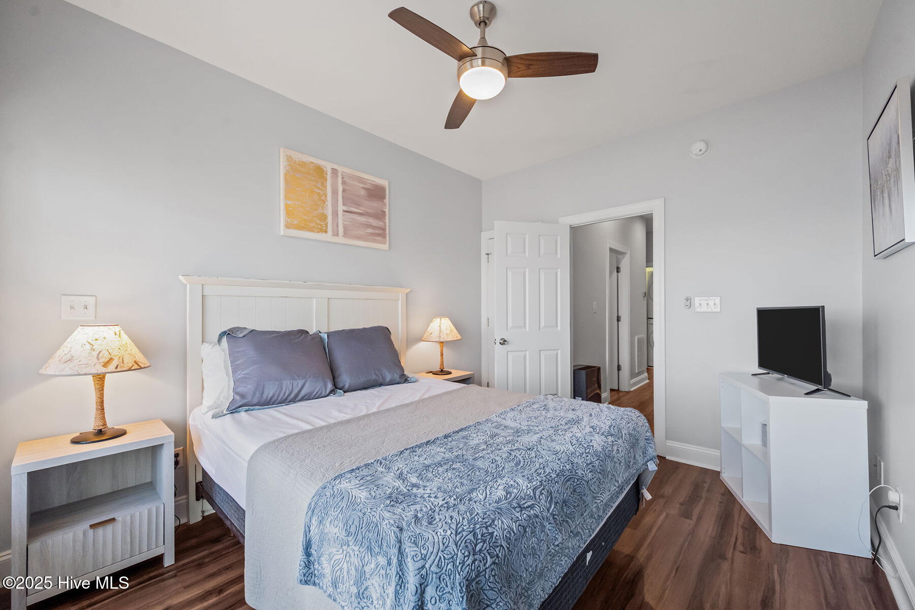 100537355 | Photo 42