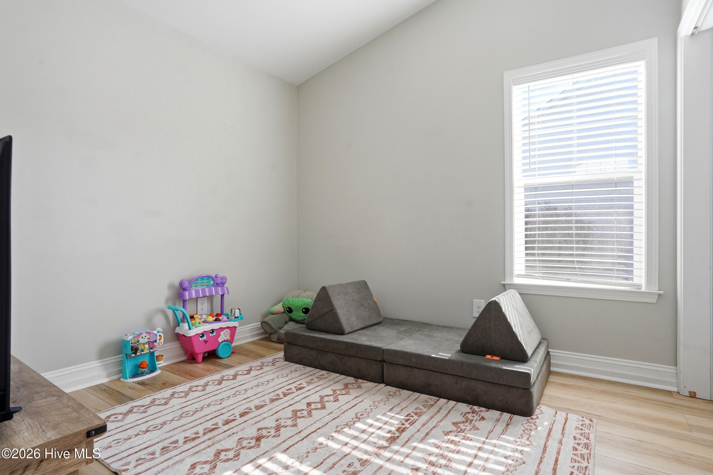 100567490 | Photo 17