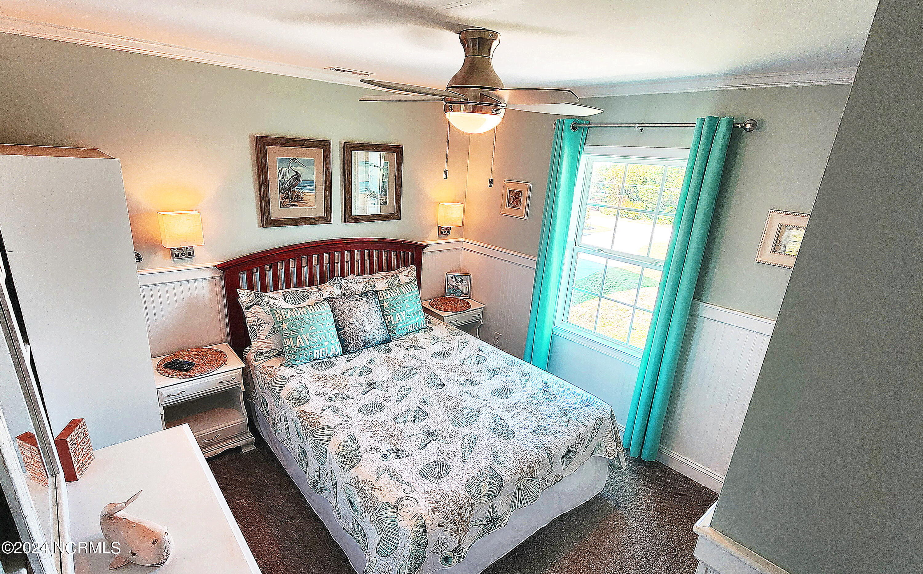 100549892 | Photo 22