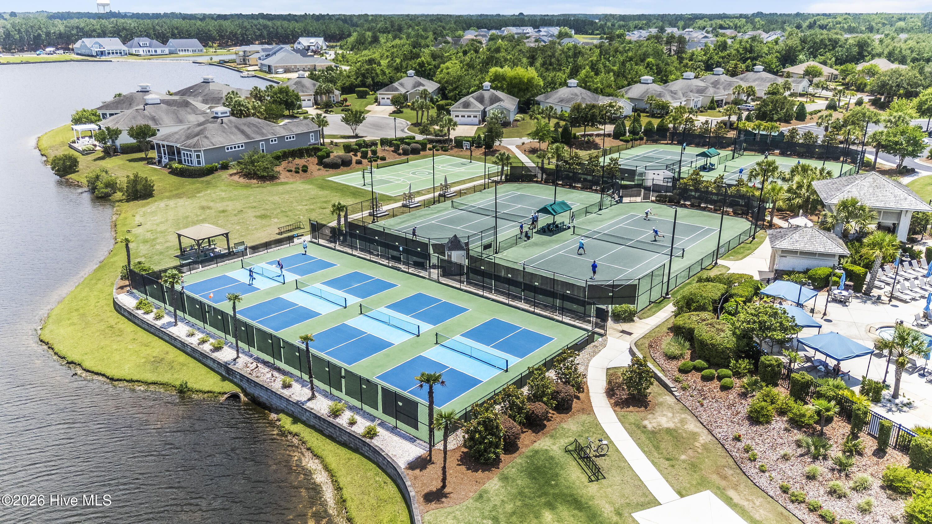 100548778 | Photo 10