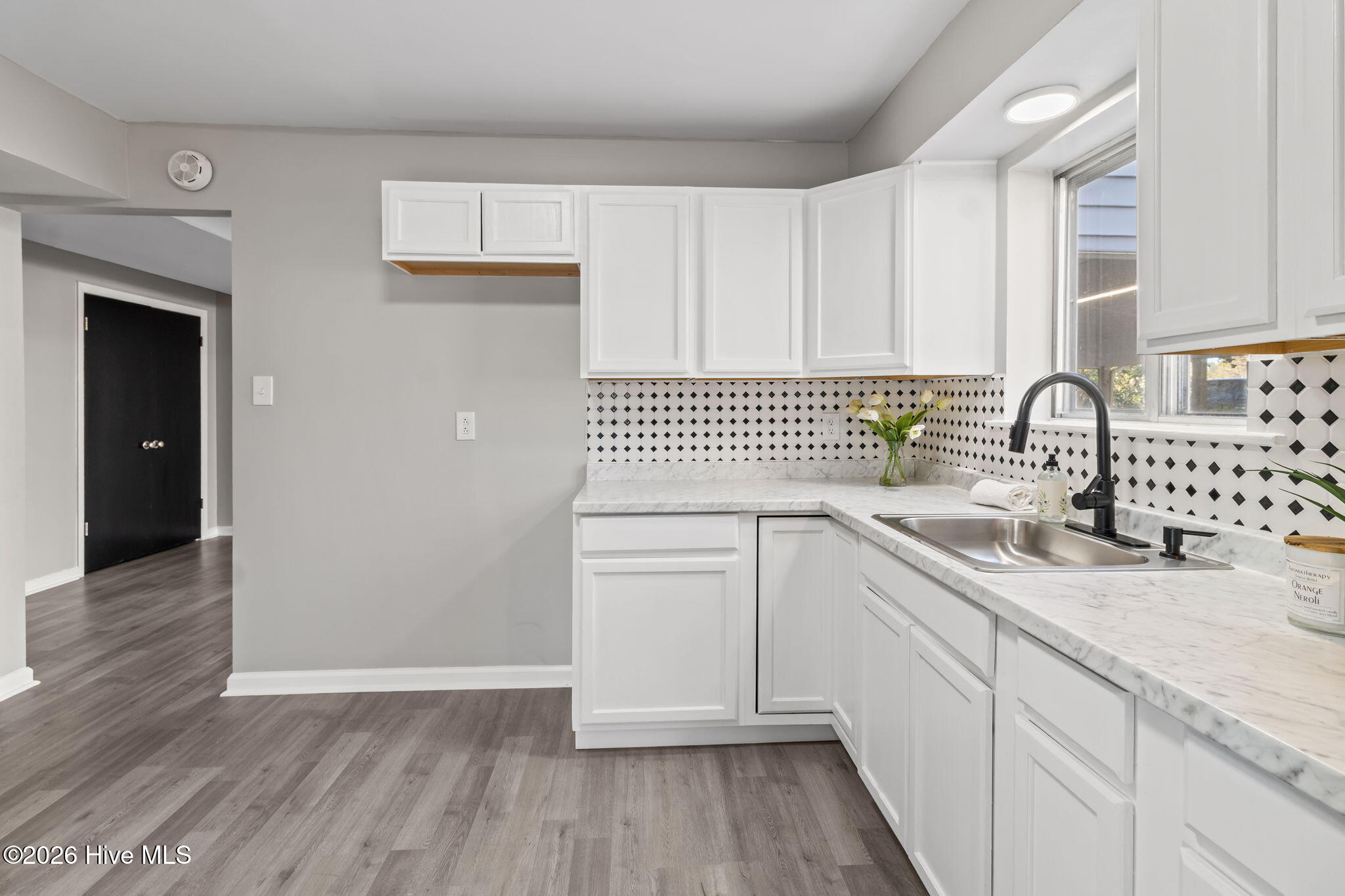 100560712 | Photo 12