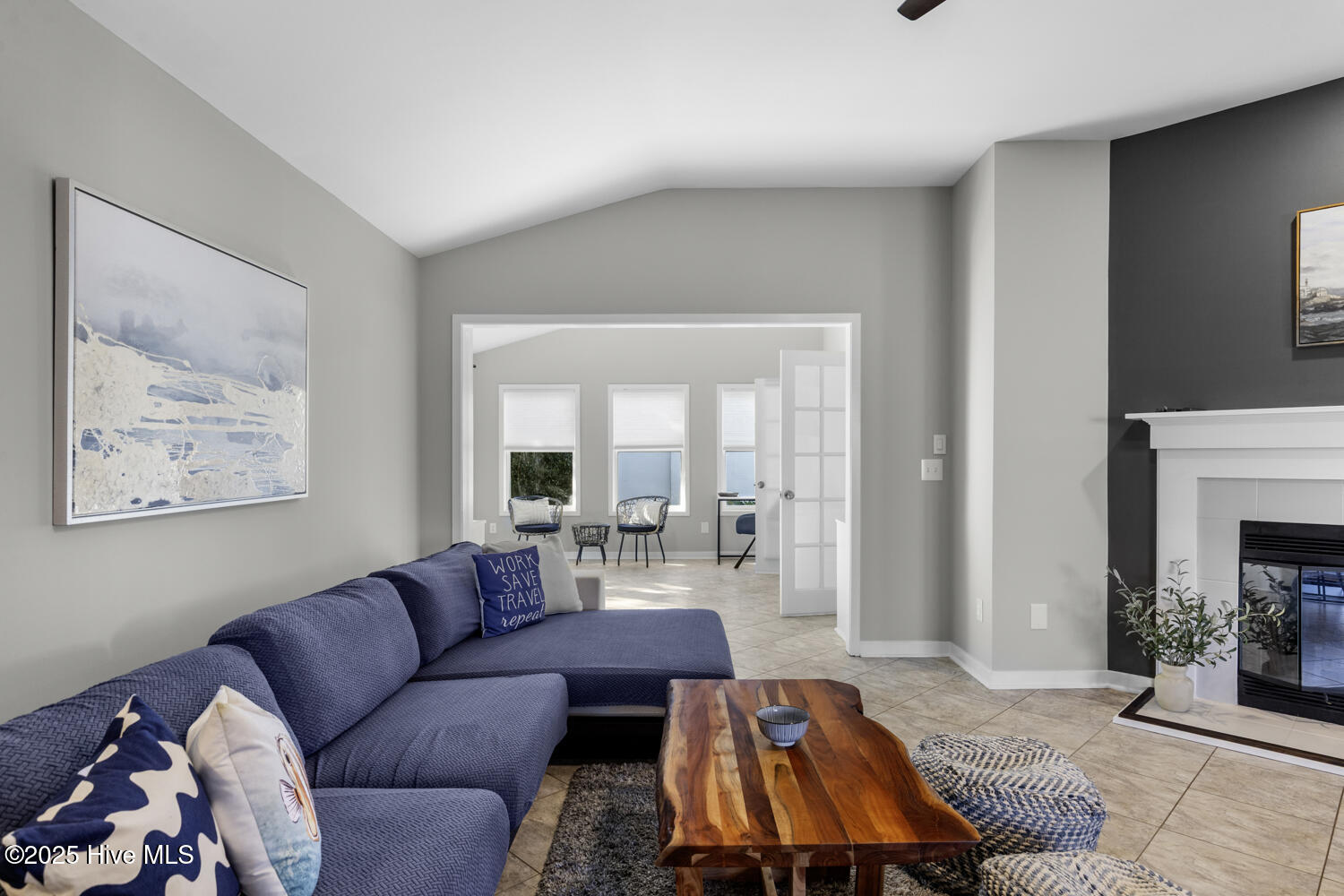 100535668 | Photo 18