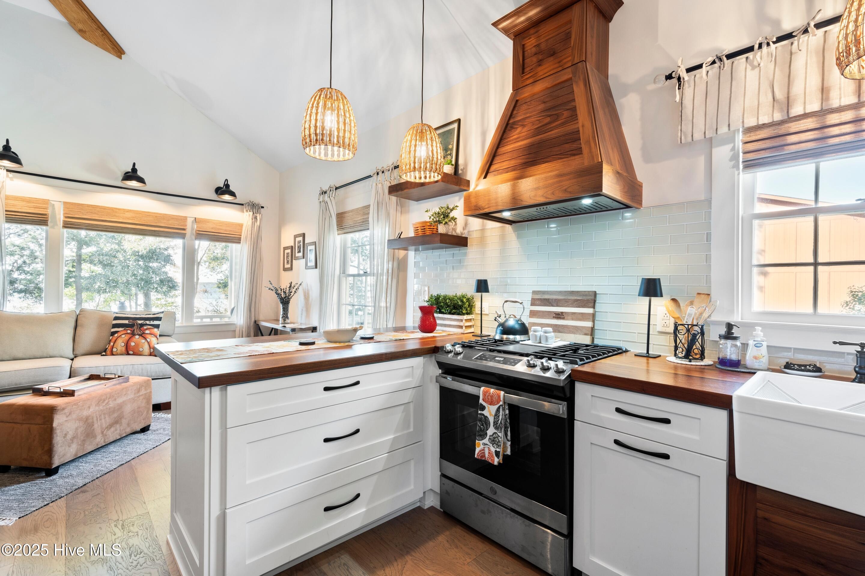 100538504 | Photo 13