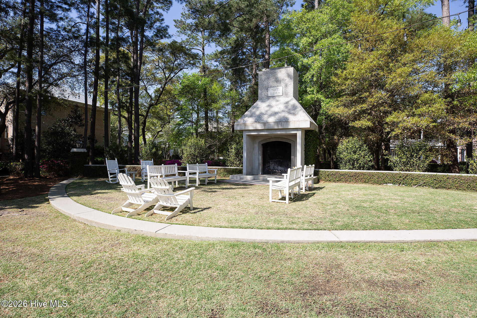 100563719 | Photo 59