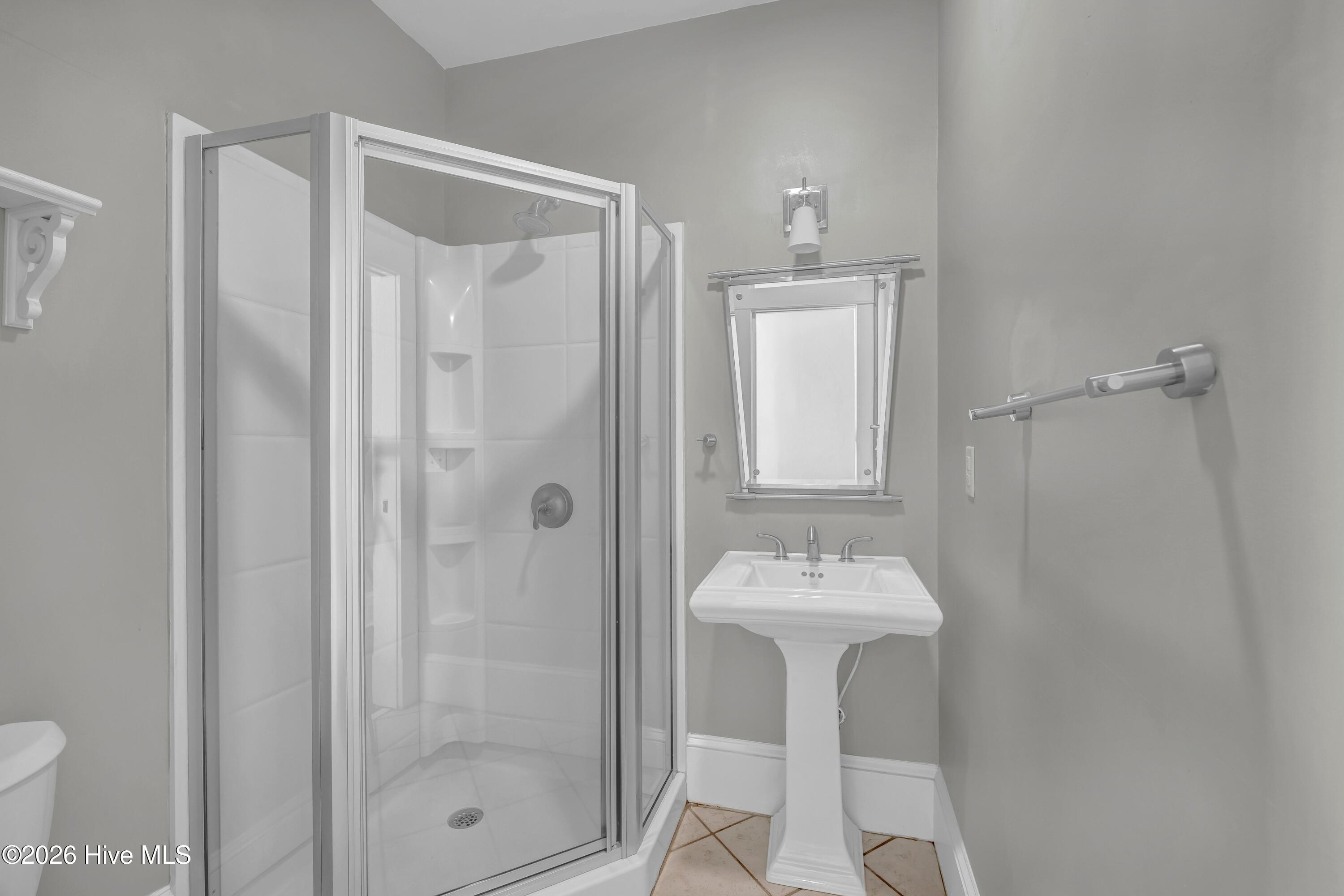 100565341 | Photo 23