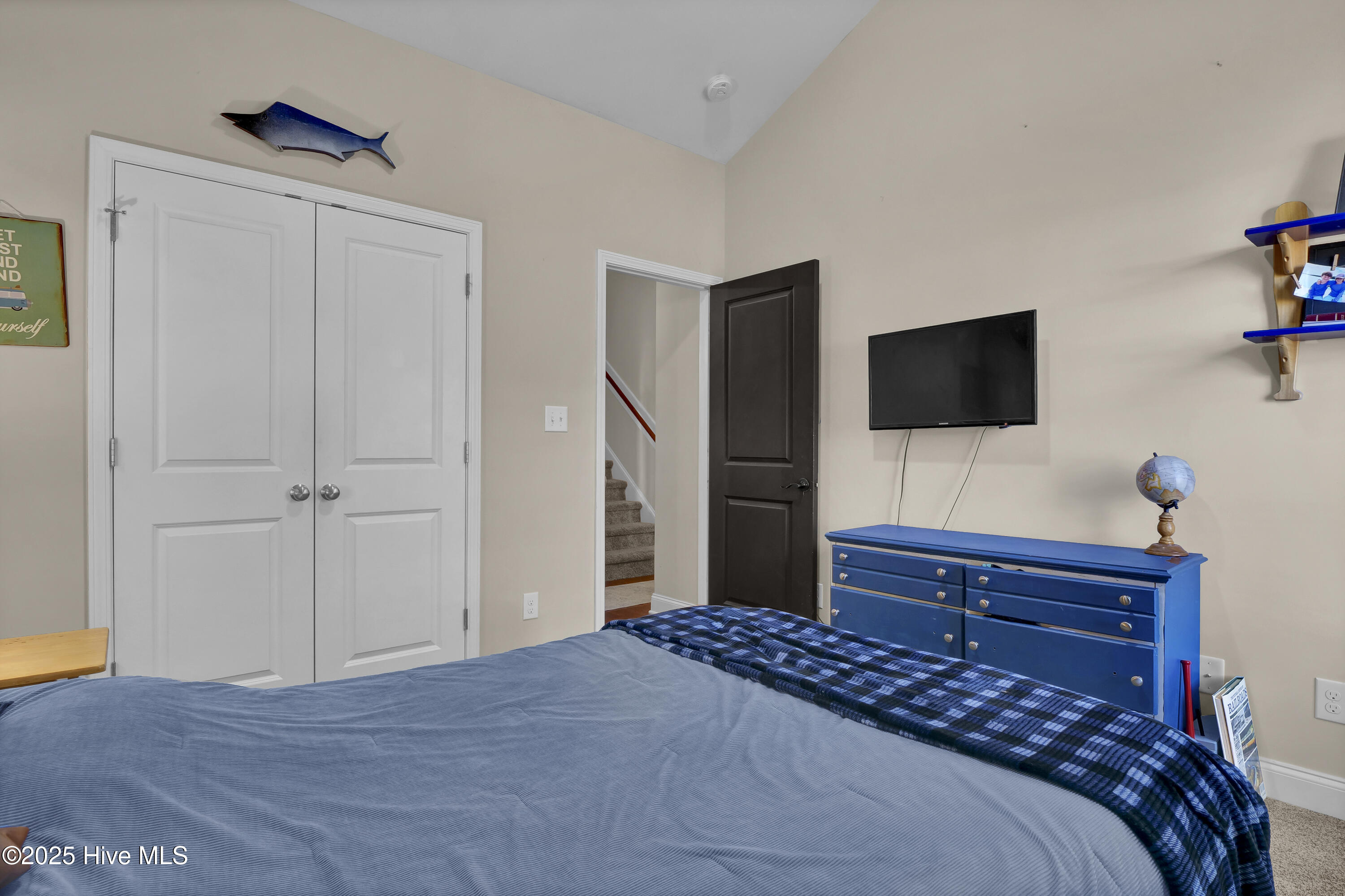 100541385 | Photo 22