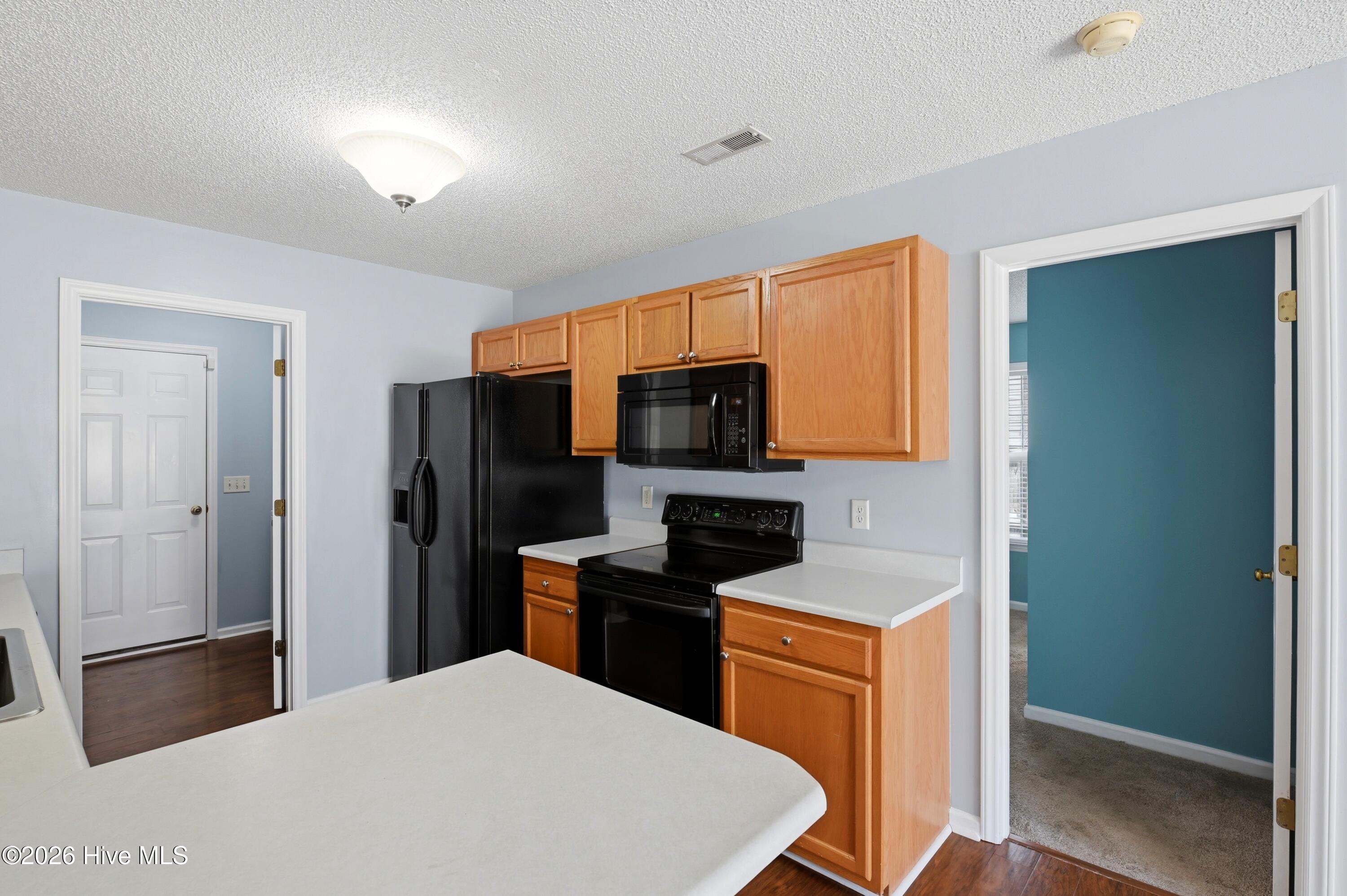 100564031 | Photo 11