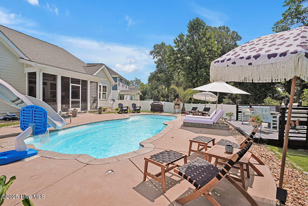 100518744 | Photo 42