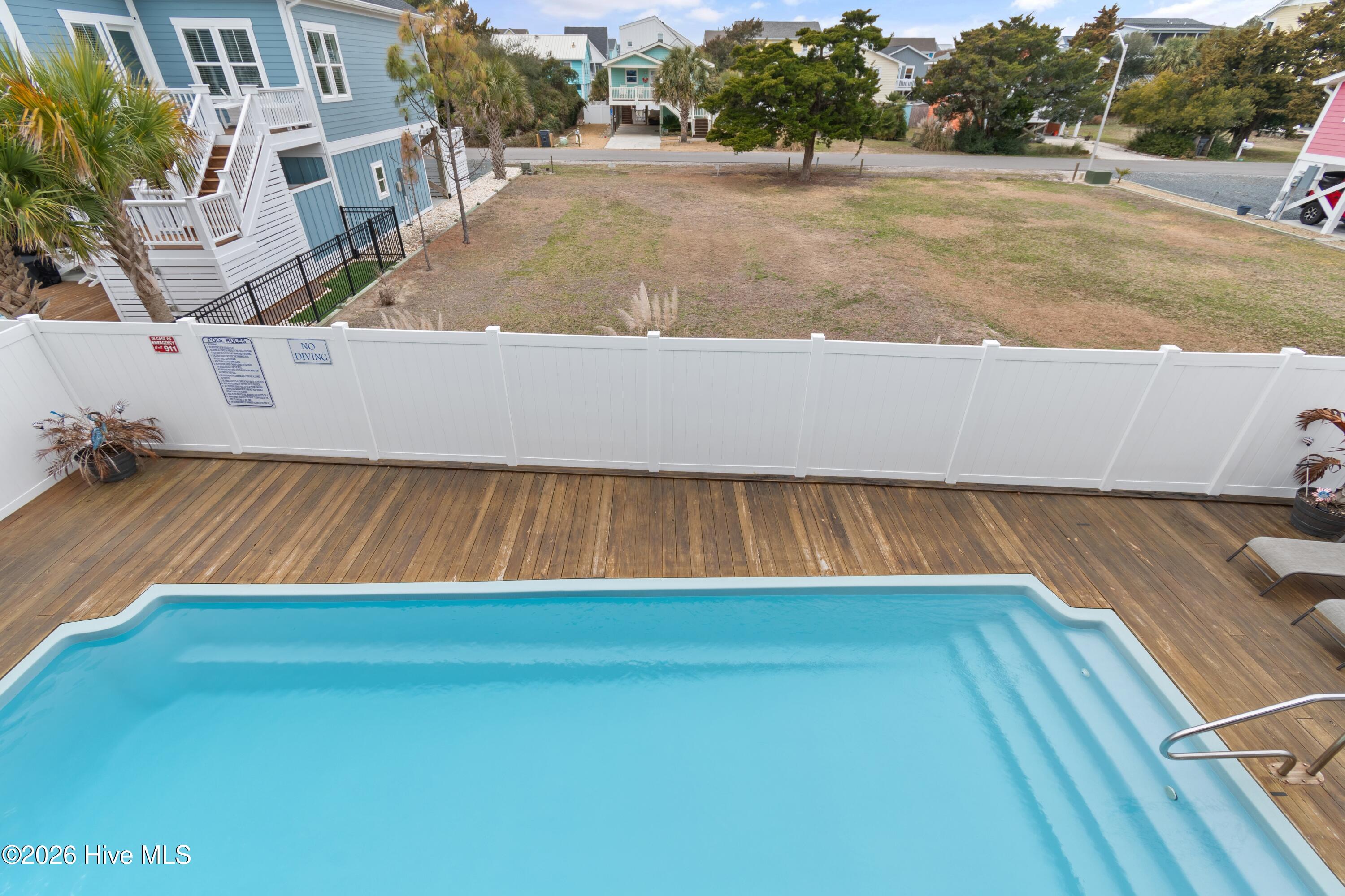 100555702 | Photo 62