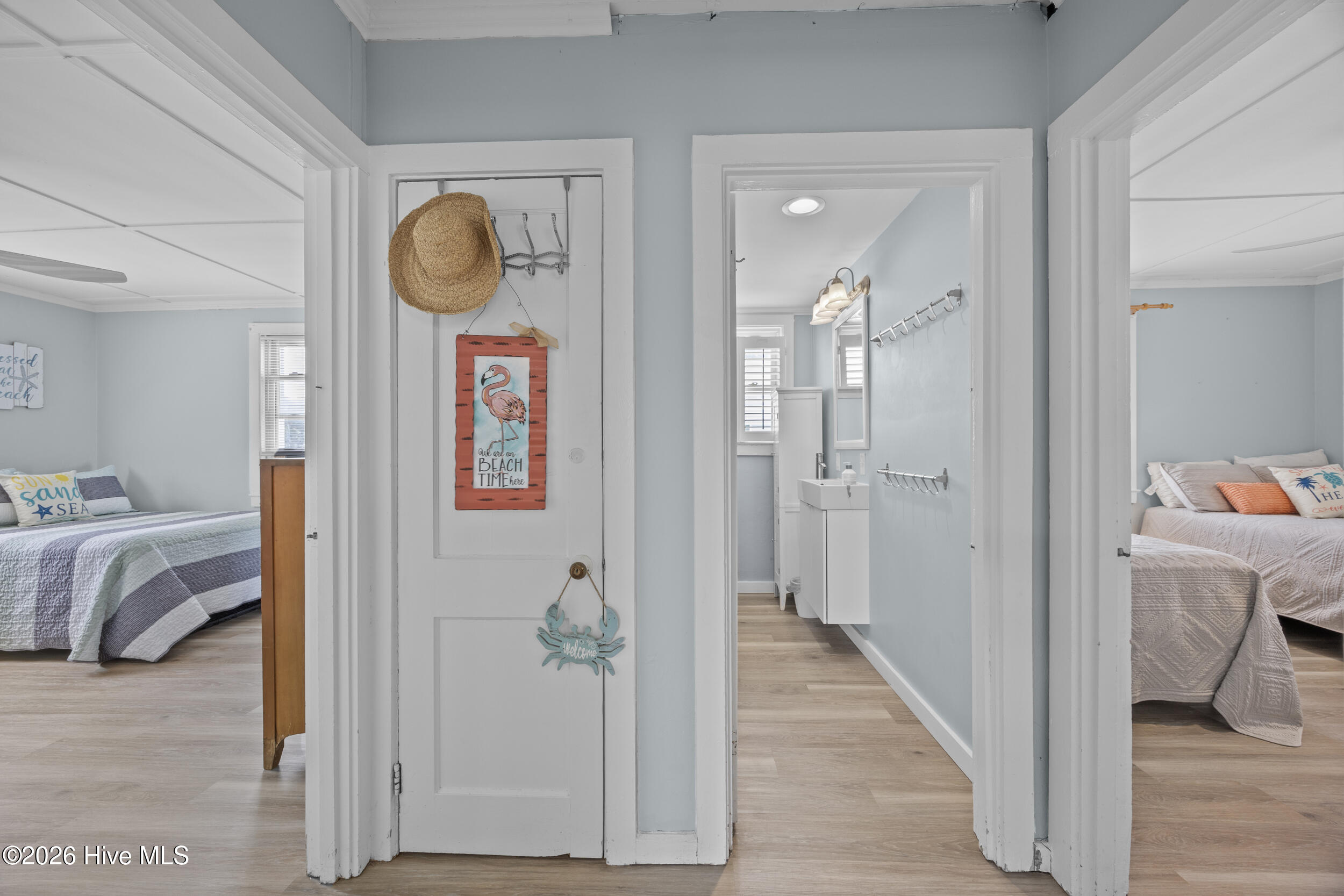 100563115 | Photo 17