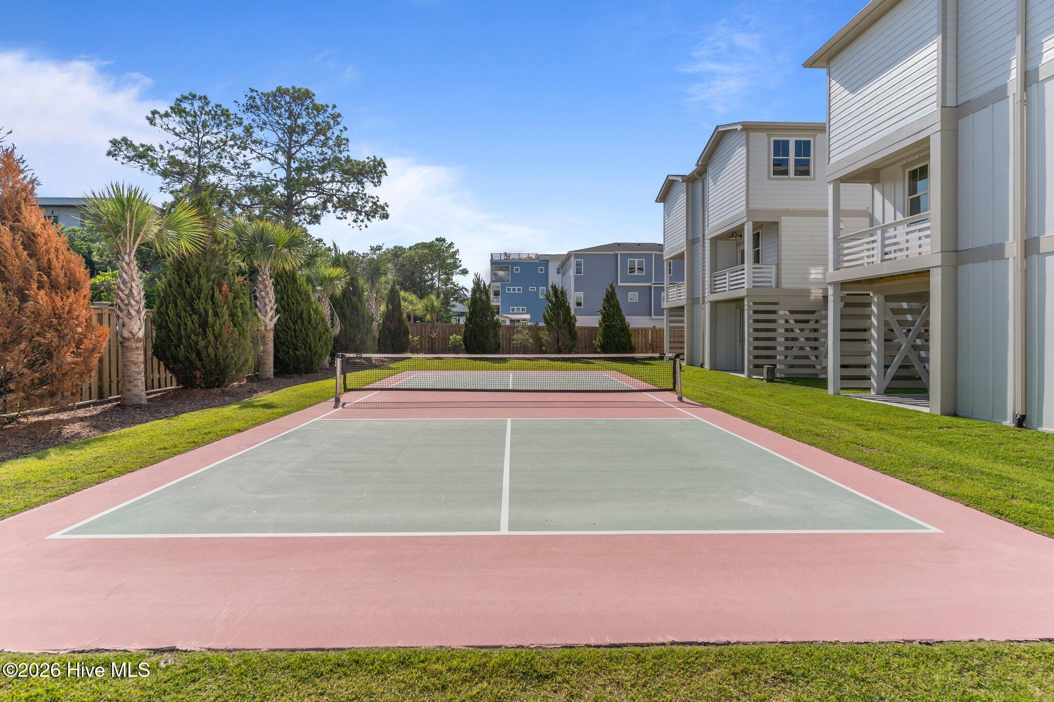 100567892 | Photo 44