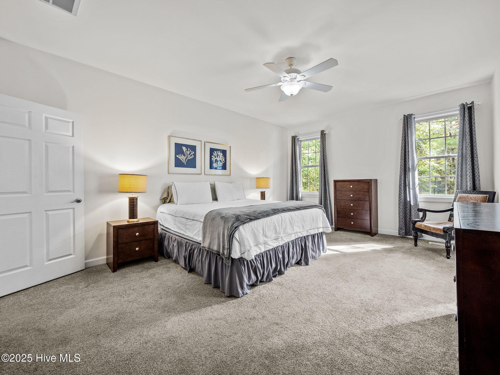 100519195 | Photo 18