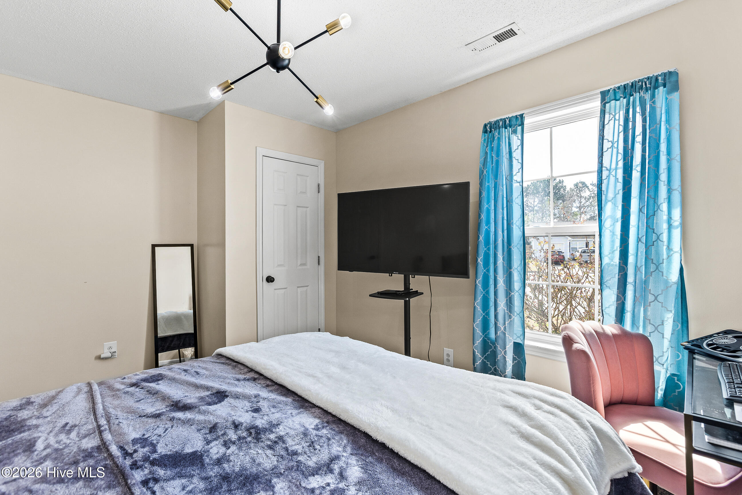 100562953 | Photo 20