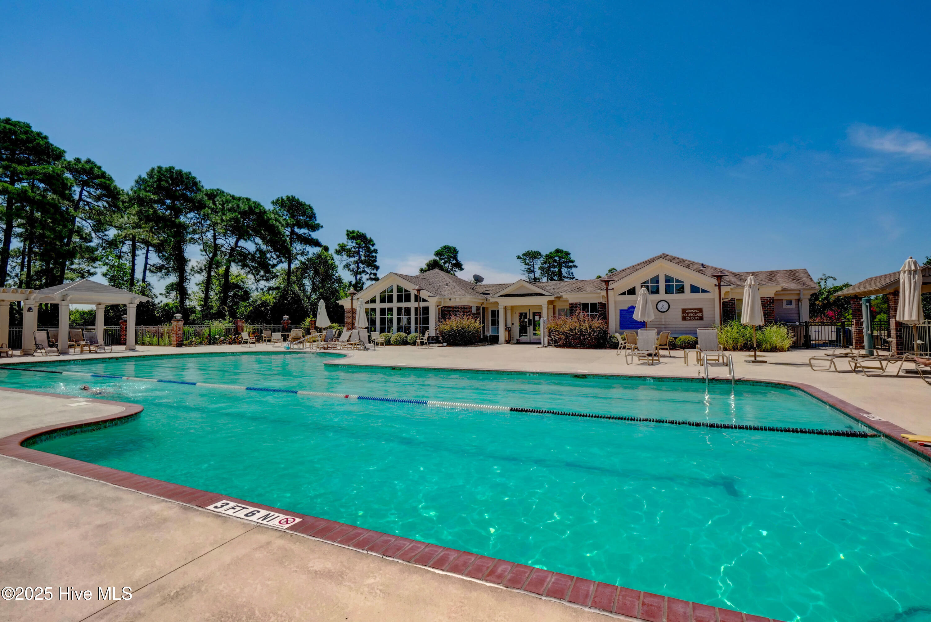 100511674 | Photo 60