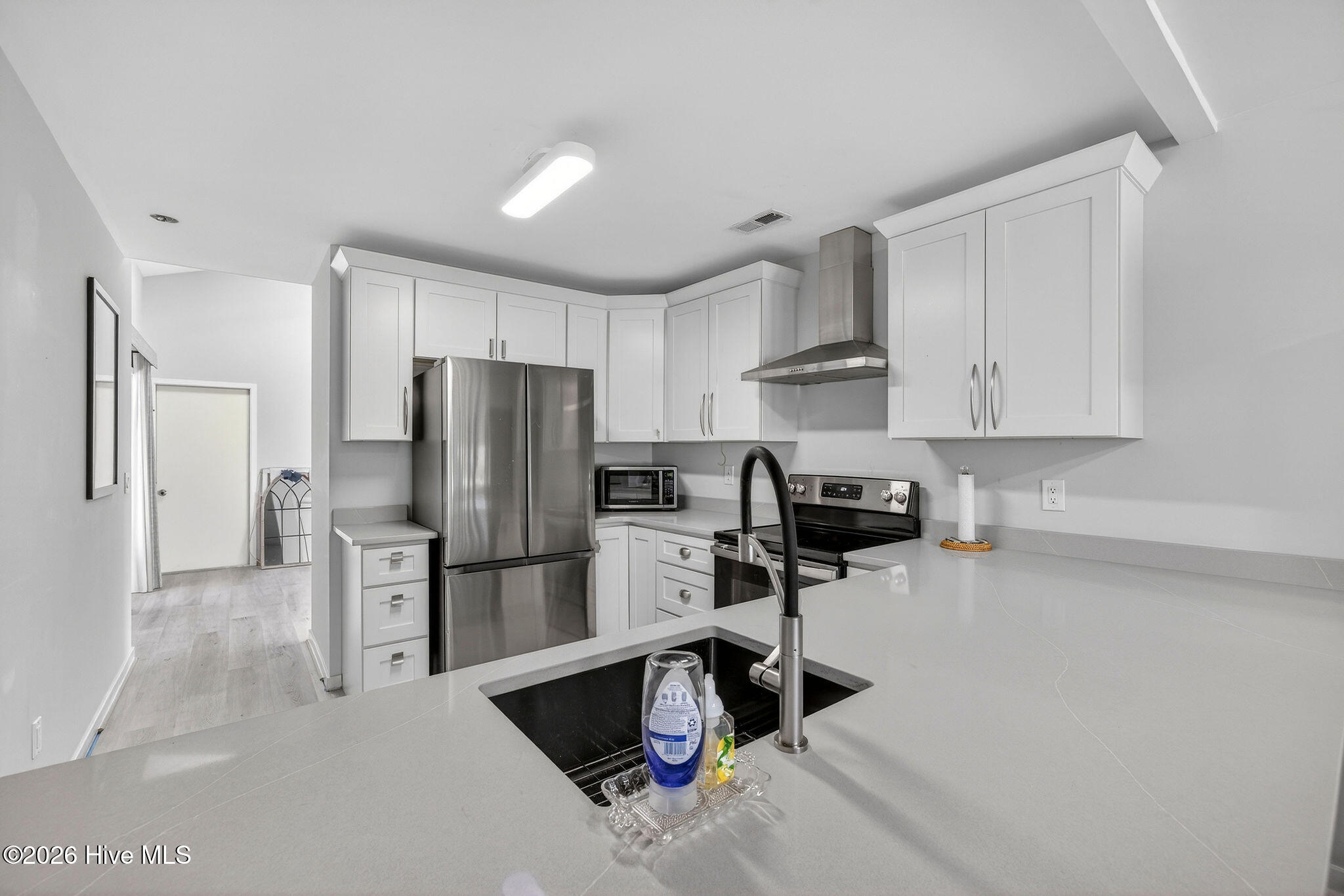 100563726 | Photo 21