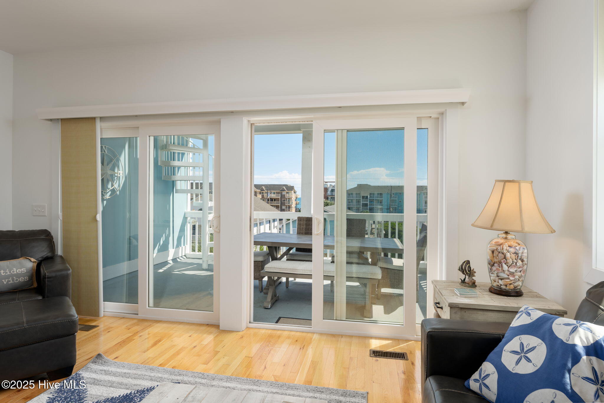 100537095 | Photo 20