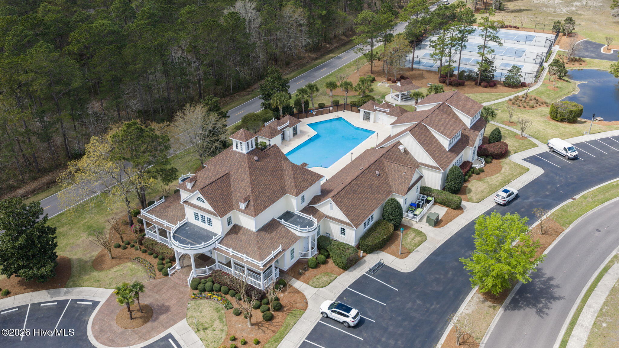 100564411 | Photo 39