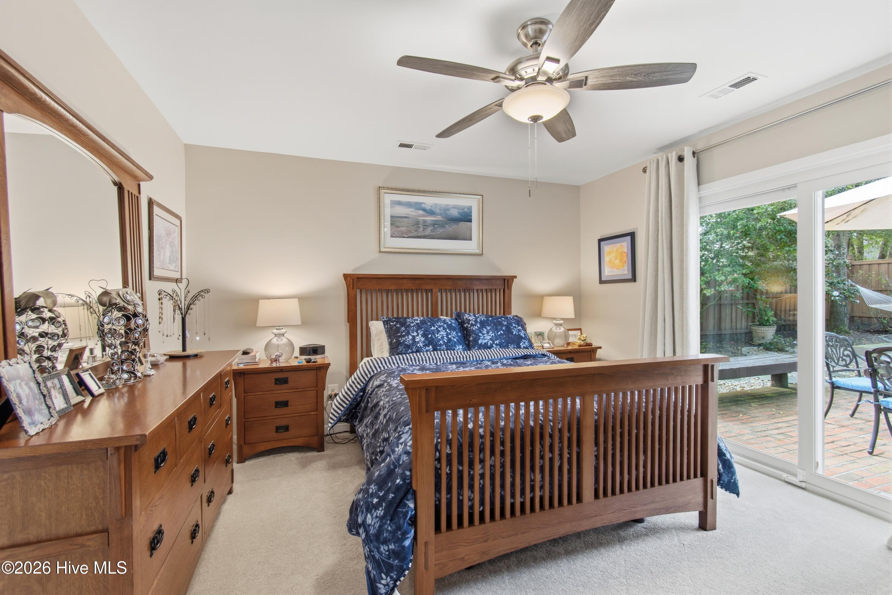 100558002 | Photo 18