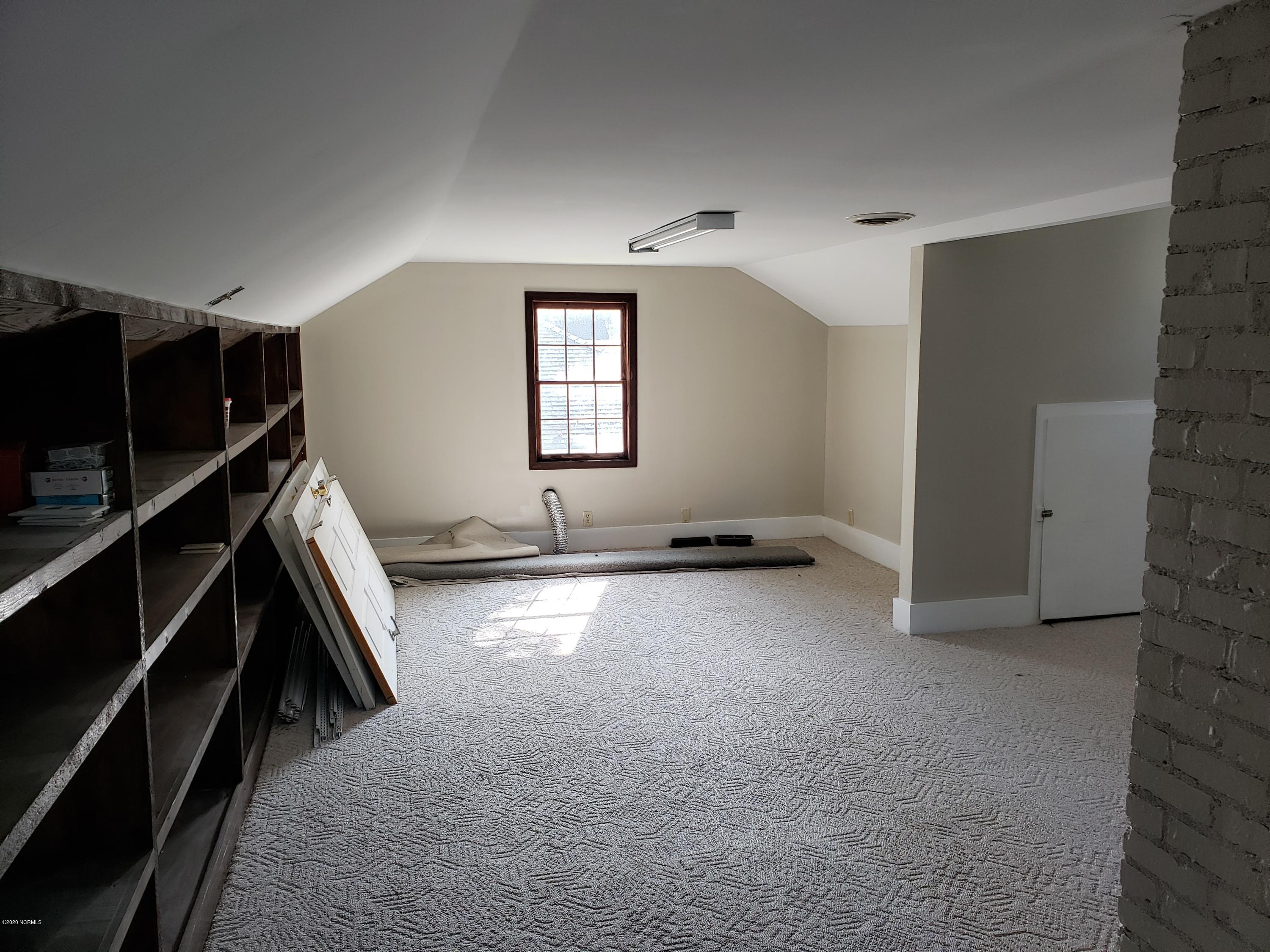 100537644 | Photo 30