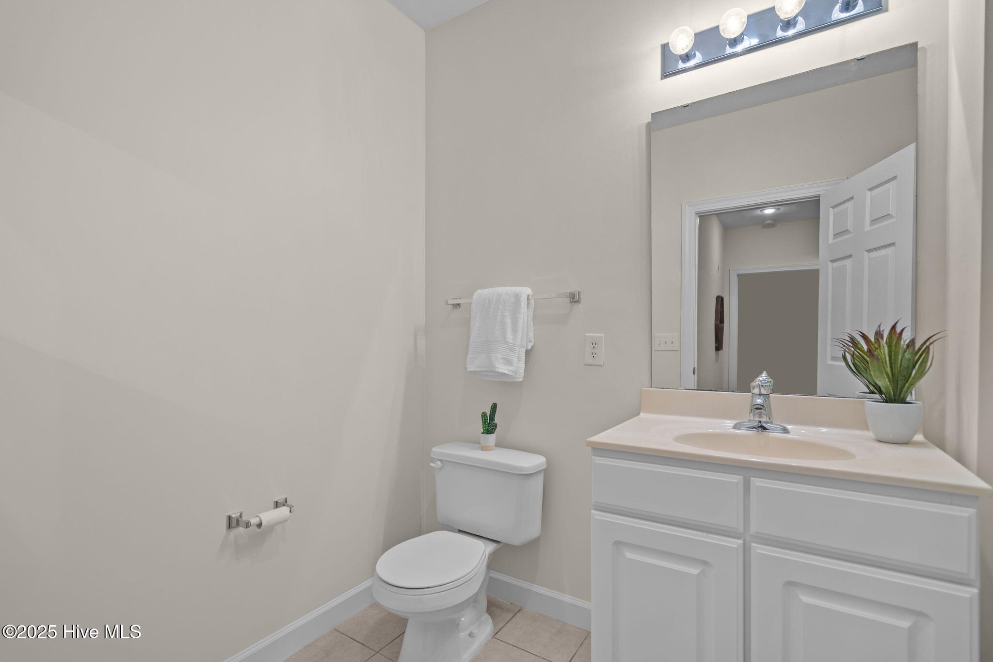 100521738 | Photo 29