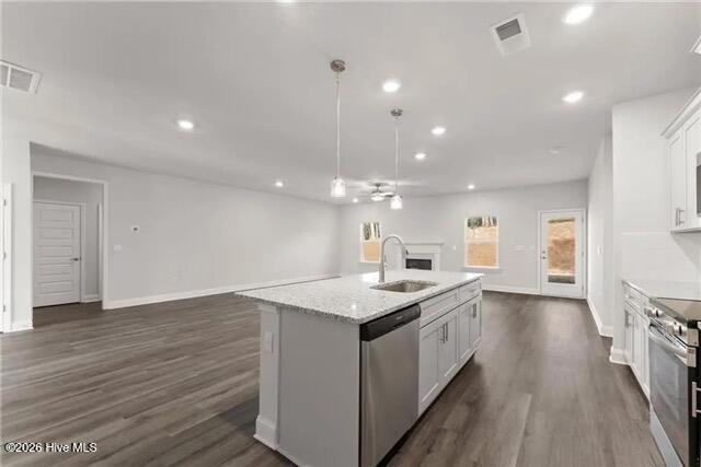 100567942 | Photo 18