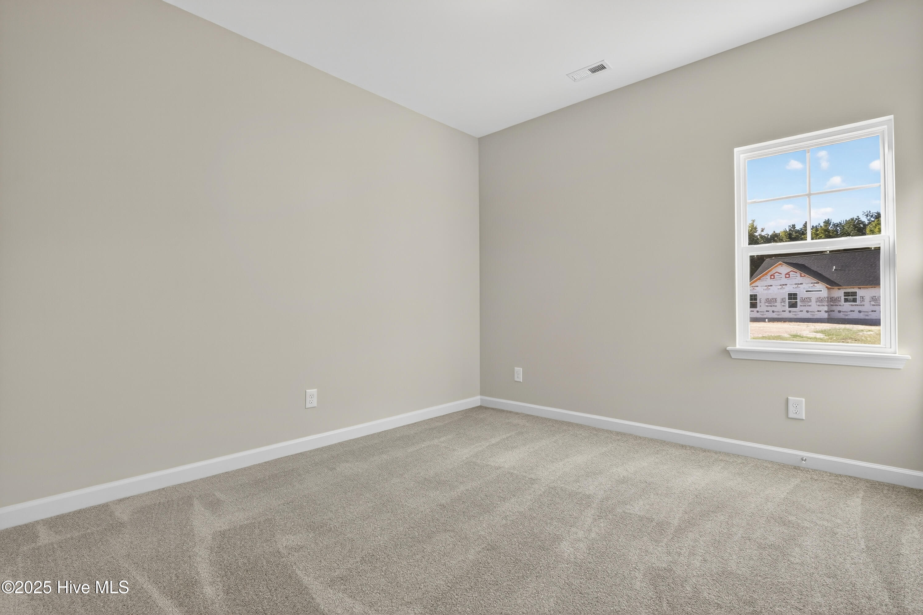 100505090 | Photo 17