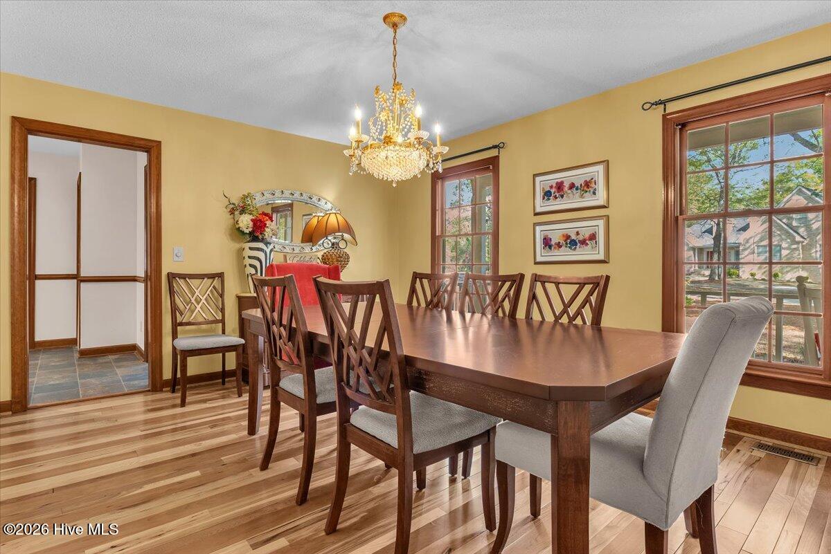 100565591 | Photo 25