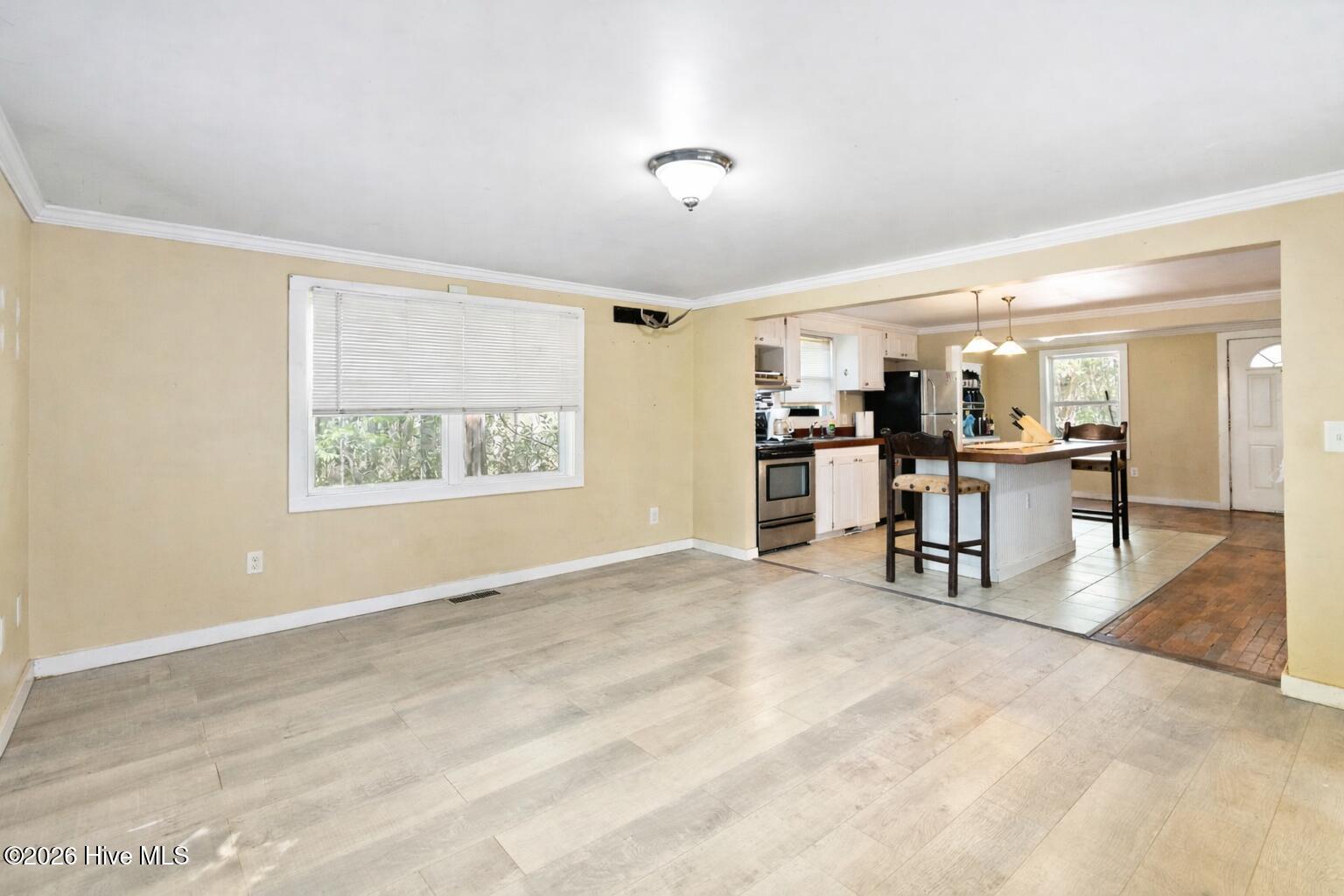 100563696 | Photo 11