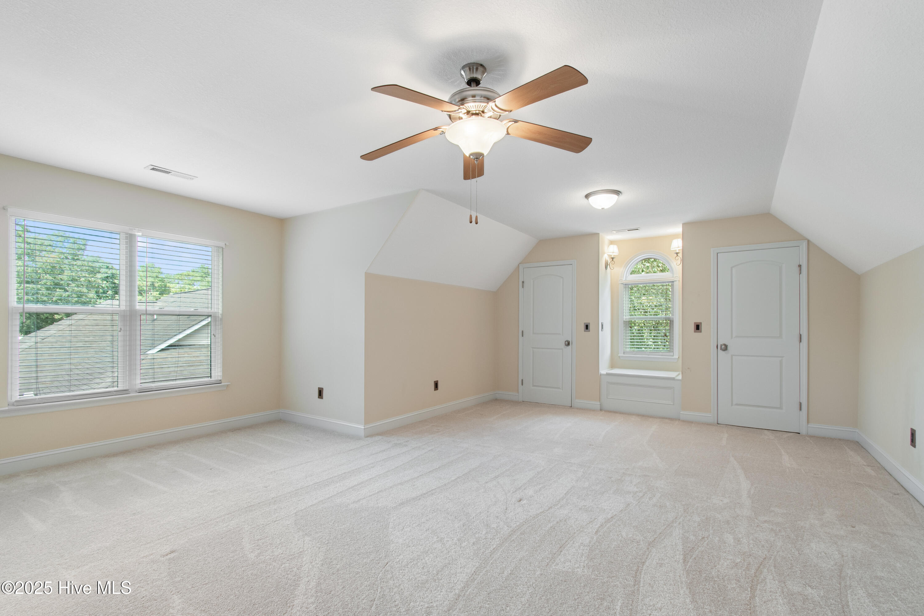 100532491 | Photo 27