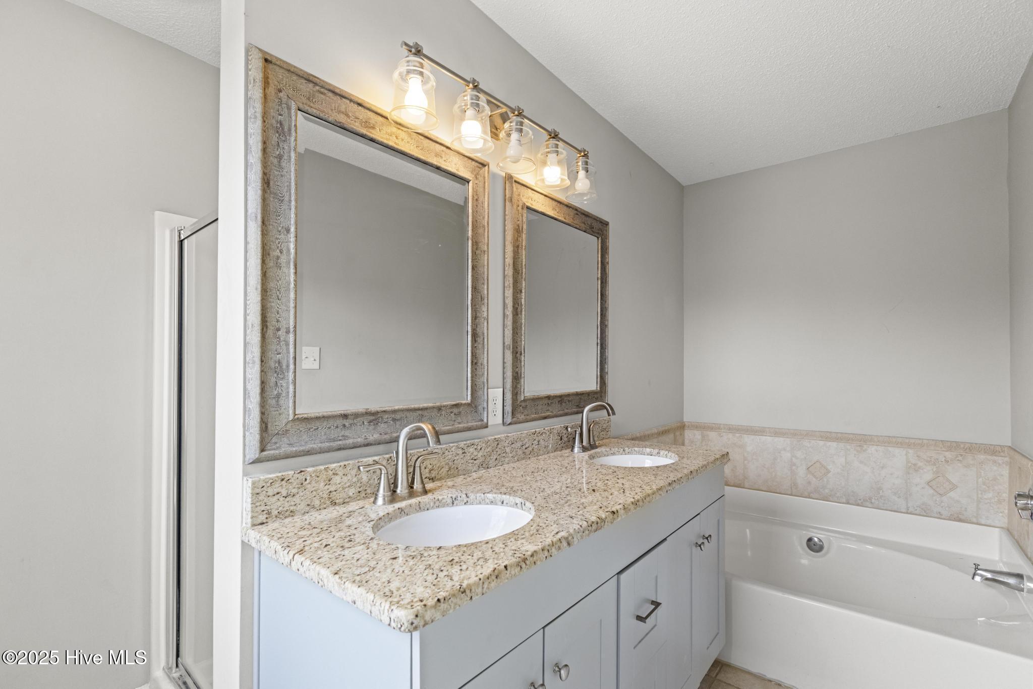 100545087 | Photo 29