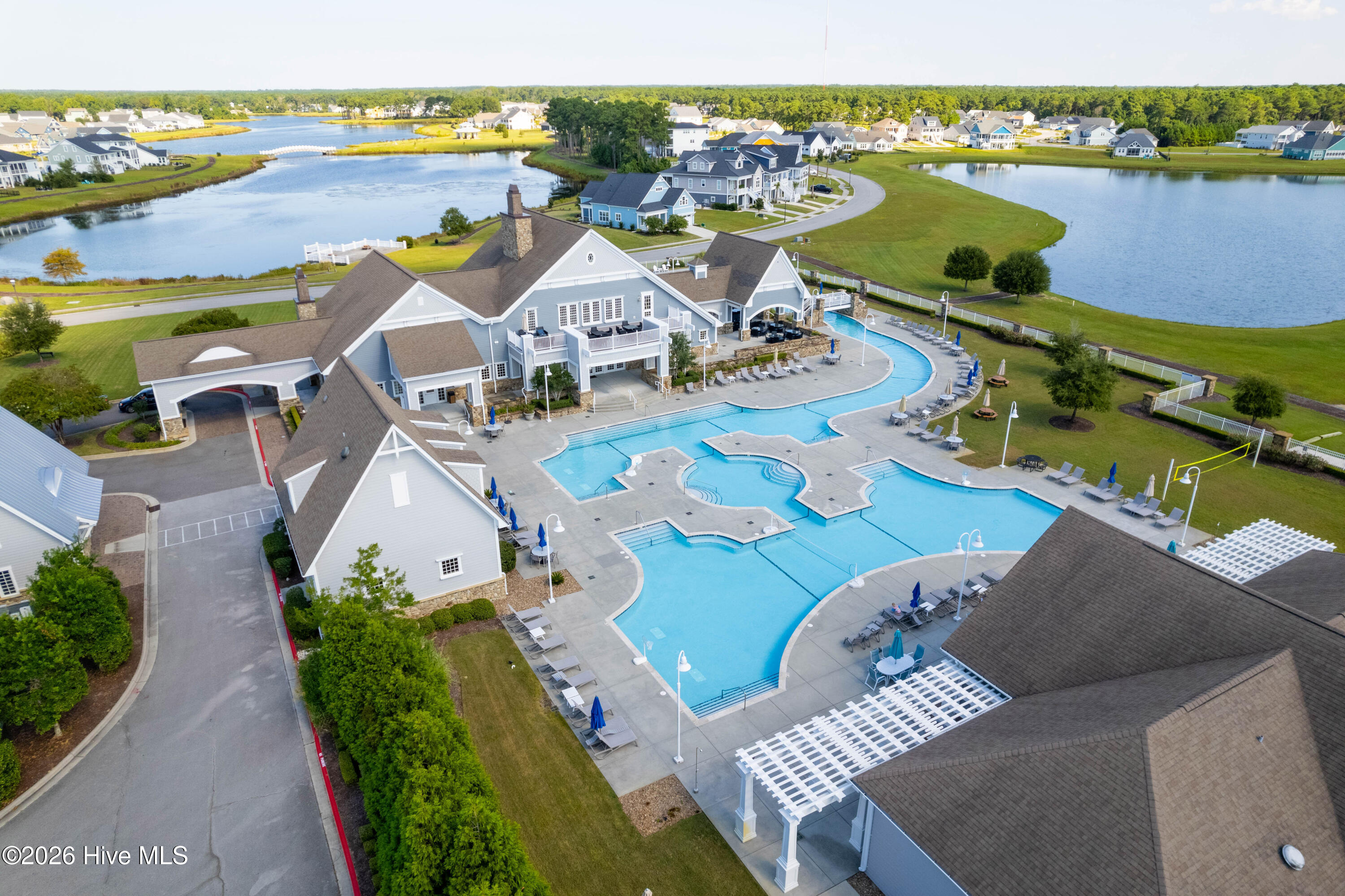 100560251 | Photo 95